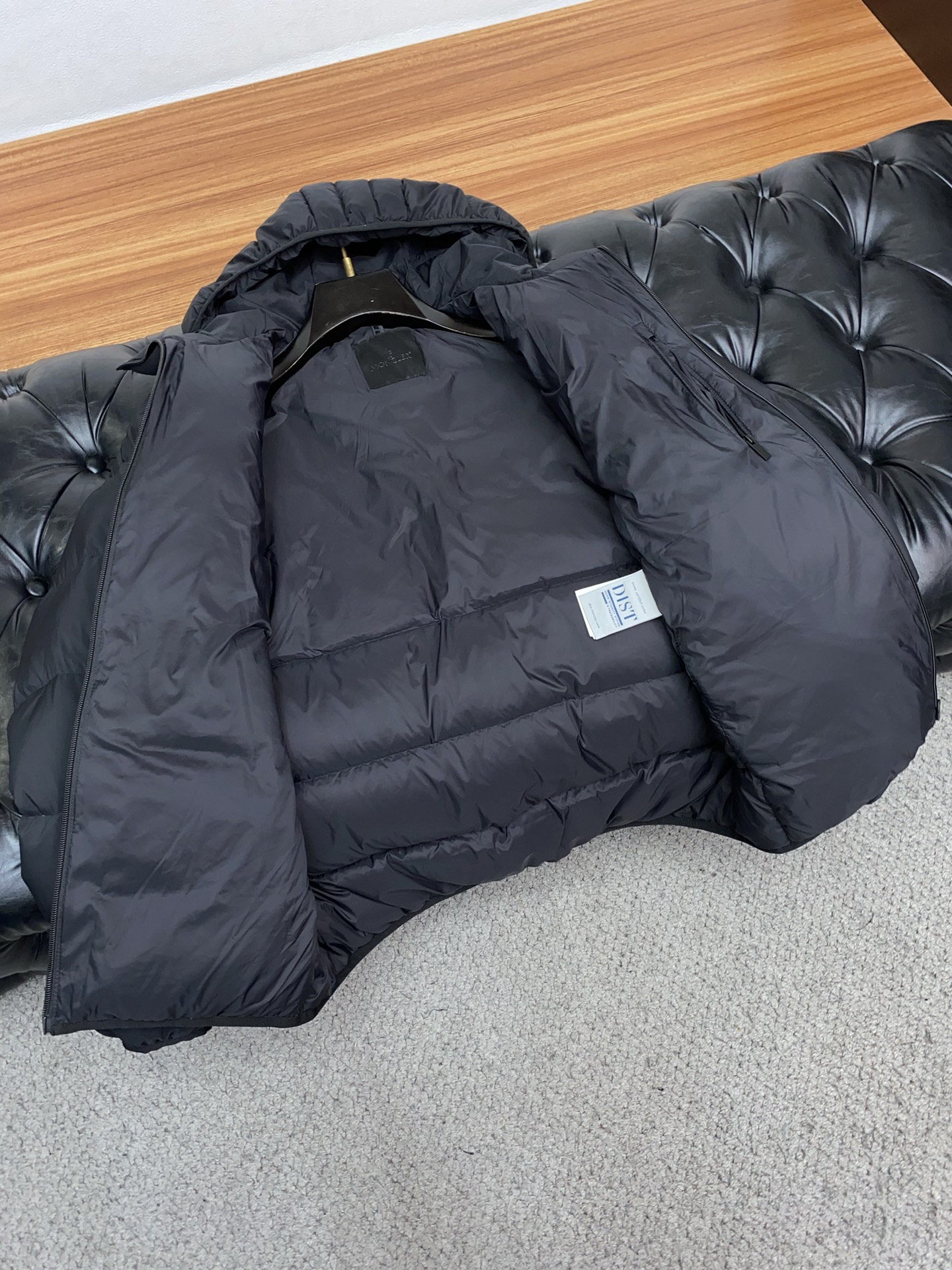 蒙口 25秋冬男士时尚羽绒服 轻奢时尚休闲风格，轻盈保暖柔软！低调系列时尚百搭，就是有型！香港贸易订单款