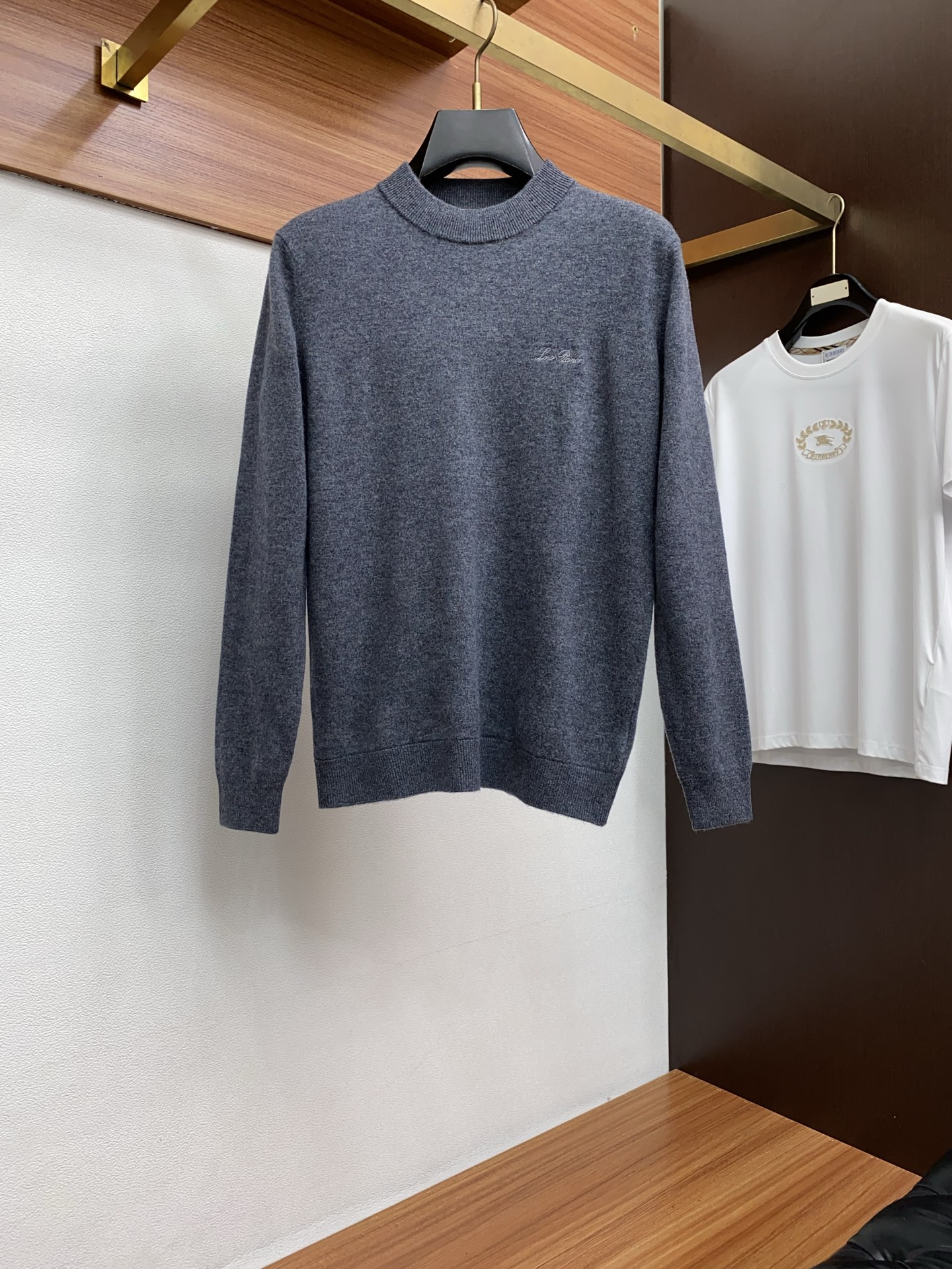 NO:711808,After the new year, LP Loro Piana 2025 new autumn and winter simple and versatile 100% cotton wool long-sleeved sweater. Exquisite crafts counter fabrics, top-notch elements are integrated to create trendy men's fashion. Whether it is upper body comfort or unparalleled existence, M-3xL,, loro piana, sweaters,19860909可年后 LP 诺悠翩雅 2025秋冬新款简约百搭款百分百棉羊毛长袖毛衣 精致工艺专柜面料,顶级元素融合打造,潮男时尚,无论是上身舒适度还是都是无可比拟的存在 M-3xL,,loro piana,sweaters,,Men's clothing