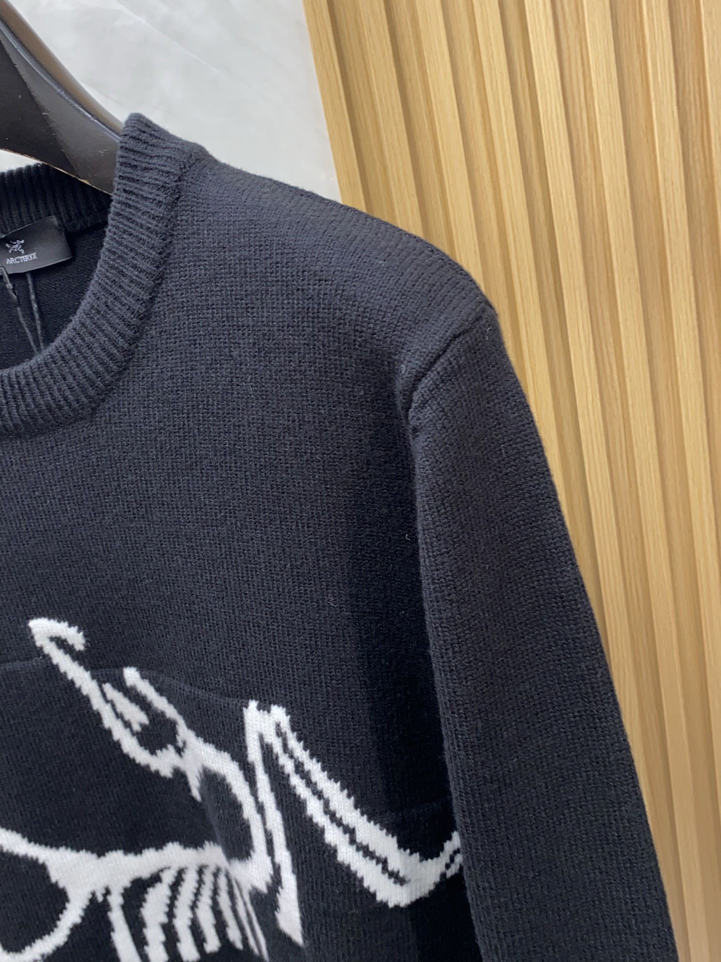 始祖鸟 2025秋冬新款简约百搭款羊毛混纺长袖毛衣 精致工艺专柜面料，顶级元素融合打造，潮男时尚，无论是