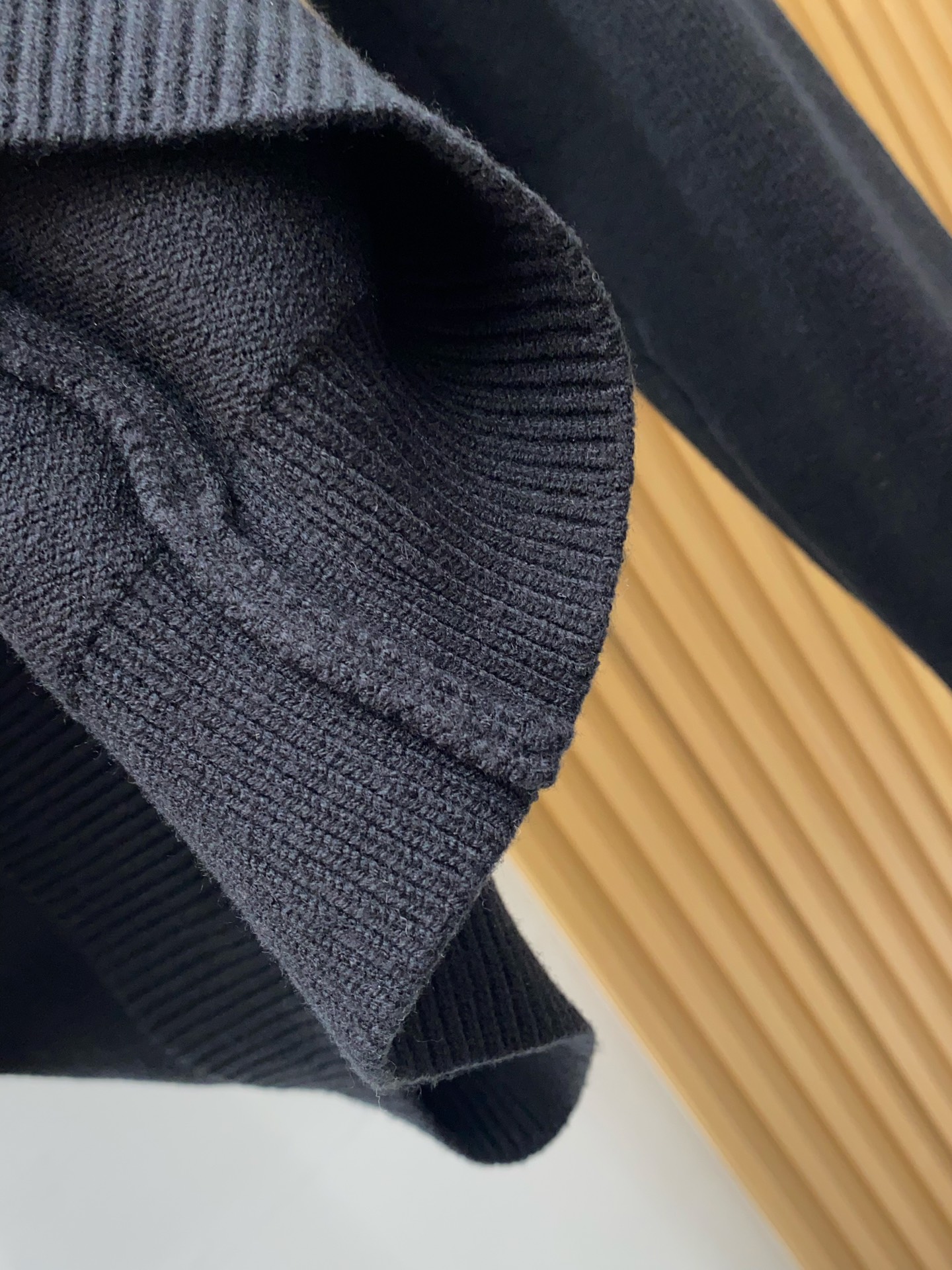 始祖鸟 2025秋冬新款简约百搭款羊毛混纺长袖毛衣 精致工艺专柜面料，顶级元素融合打造，潮男时尚，无论是