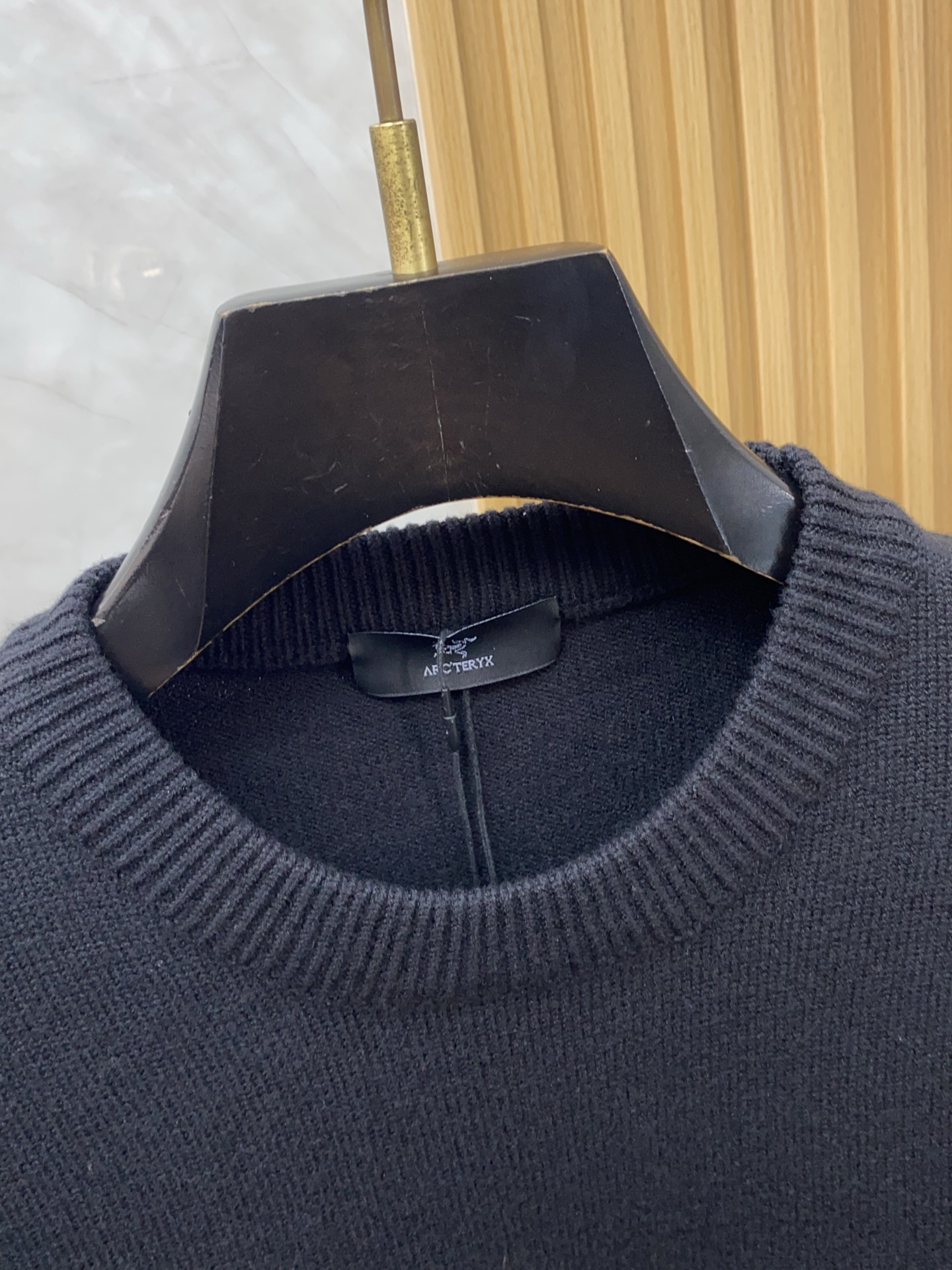 始祖鸟 2025秋冬新款简约百搭款羊毛混纺长袖毛衣 精致工艺专柜面料，顶级元素融合打造，潮男时尚，无论是