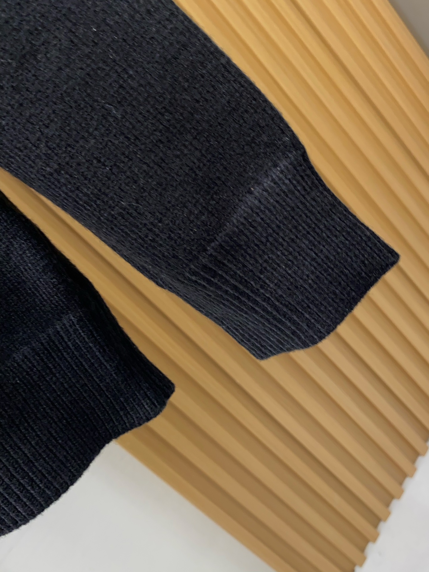 始祖鸟 2025秋冬新款简约百搭款羊毛混纺长袖毛衣 精致工艺专柜面料，顶级元素融合打造，潮男时尚，无论是