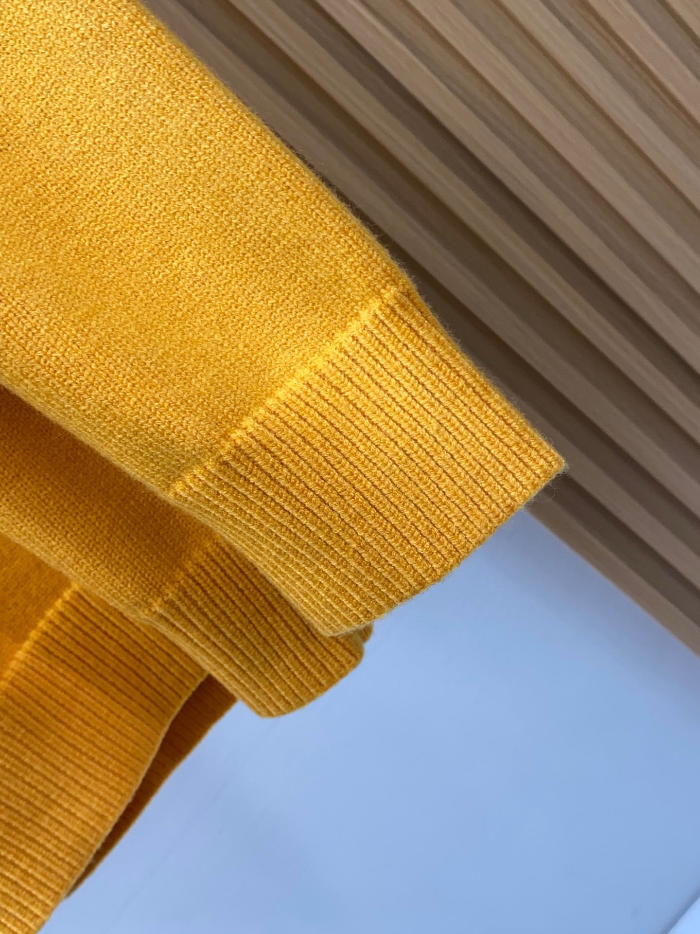 始祖鸟 2025秋冬新款简约百搭款羊毛混纺长袖毛衣 精致工艺专柜面料，顶级元素融合打造，潮男时尚，无论是