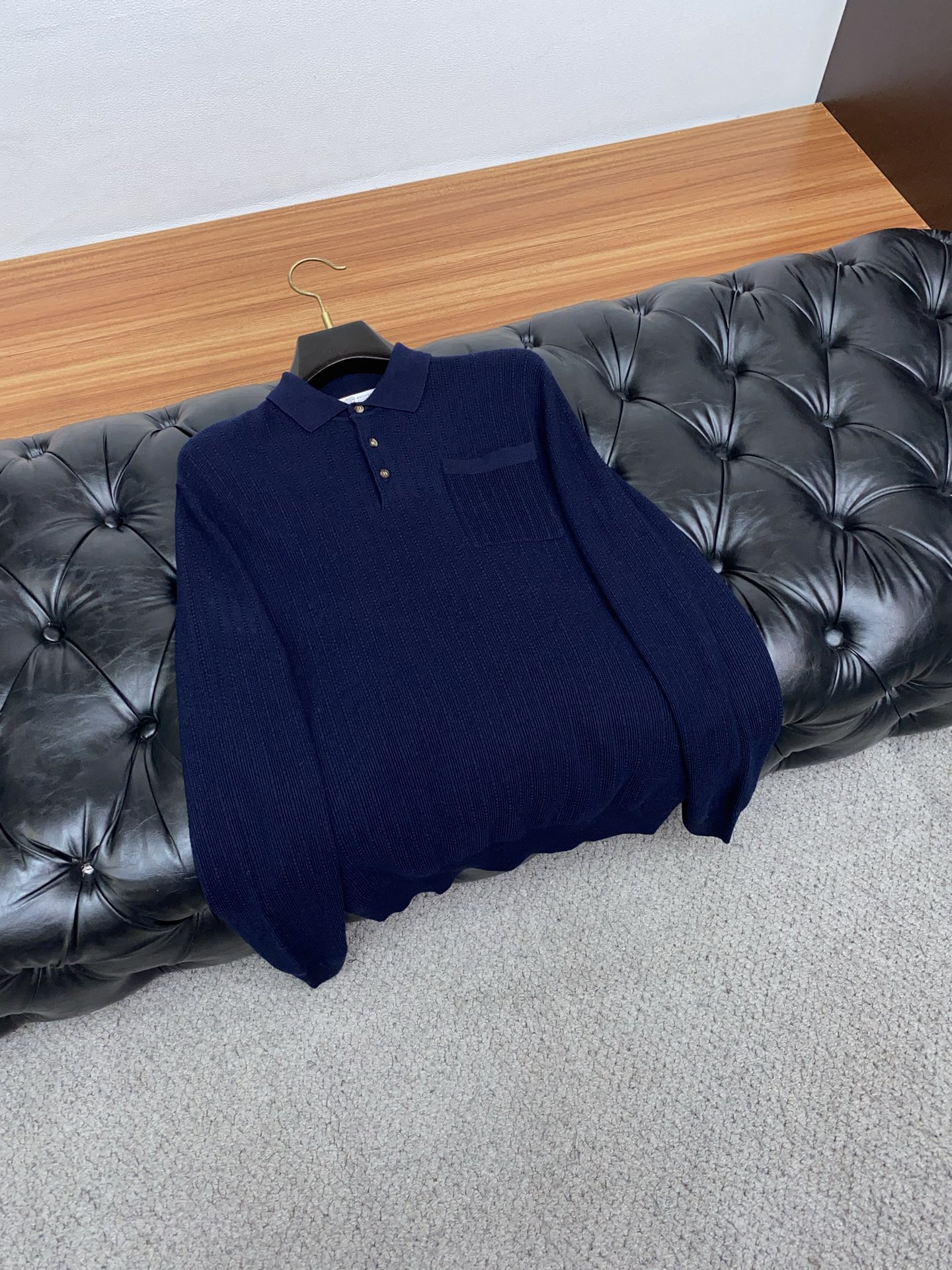 BC 老钱经典永驻绅士雅韵Polo衫毛衣，有线条勾勒提花工艺，在男士衣橱中，总有一些单品能够跨越季节与潮