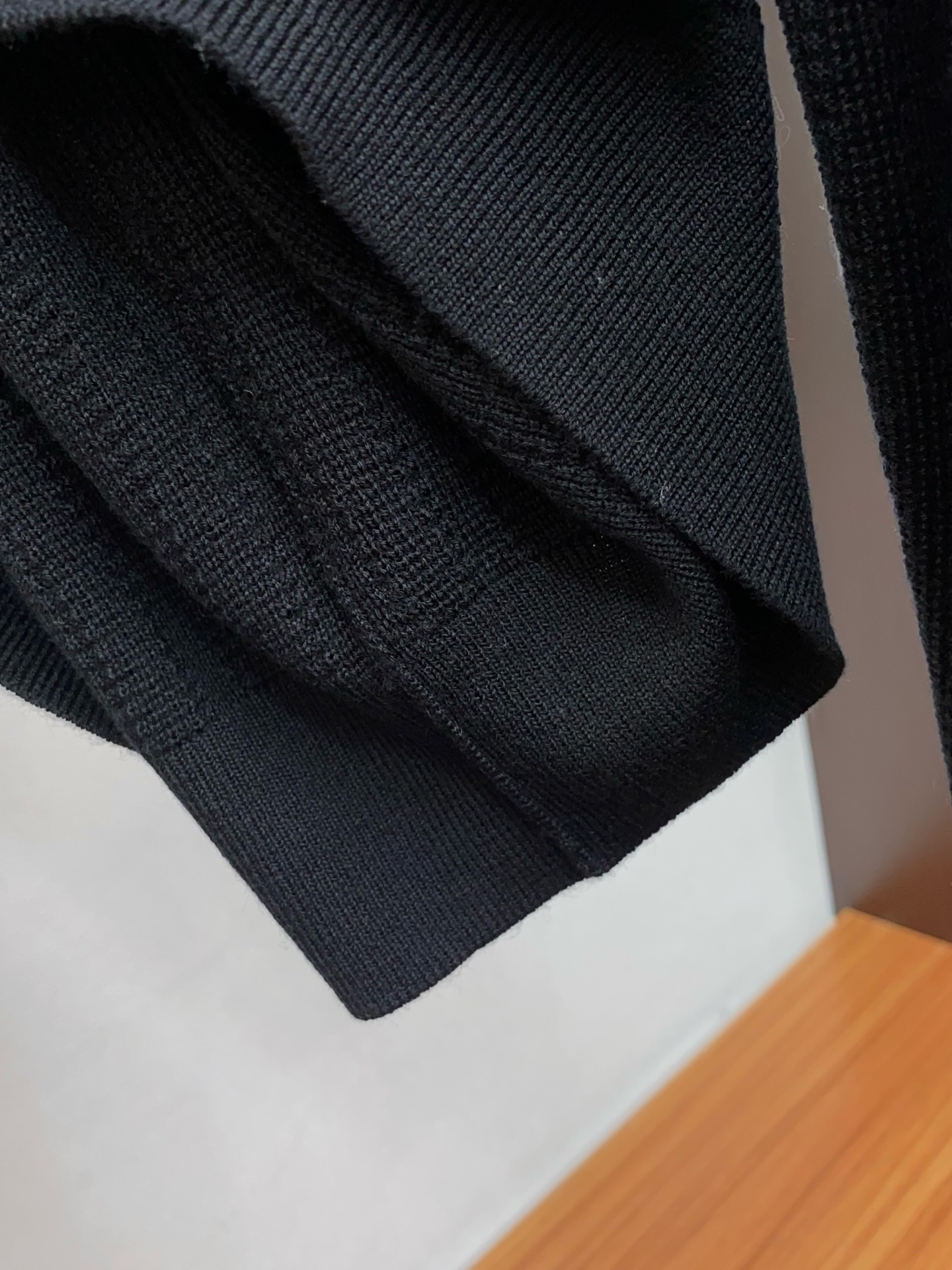 BC 老钱经典永驻绅士雅韵Polo衫毛衣，有线条勾勒提花工艺，在男士衣橱中，总有一些单品能够跨越季节与潮