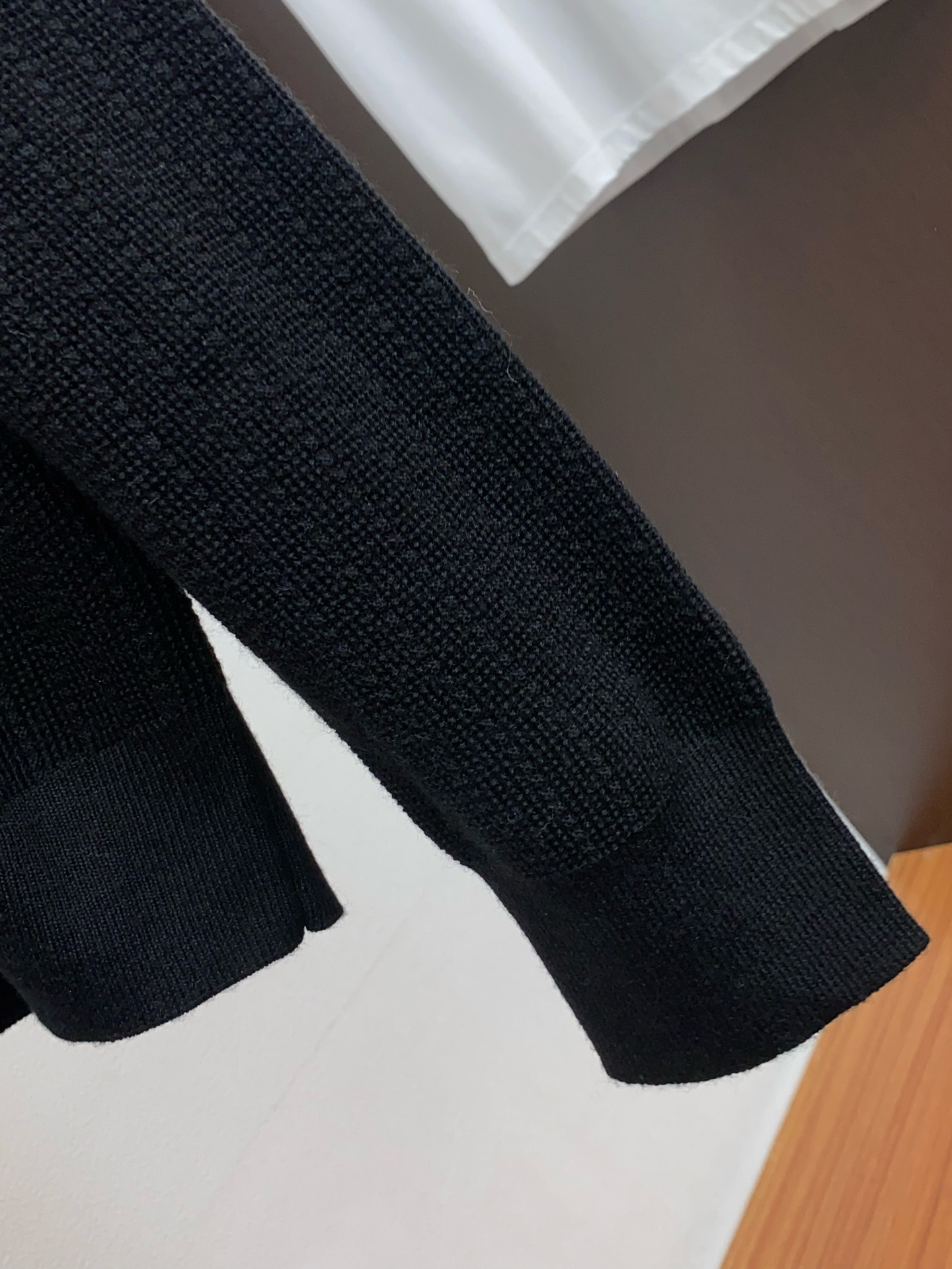 BC 老钱经典永驻绅士雅韵Polo衫毛衣，有线条勾勒提花工艺，在男士衣橱中，总有一些单品能够跨越季节与潮