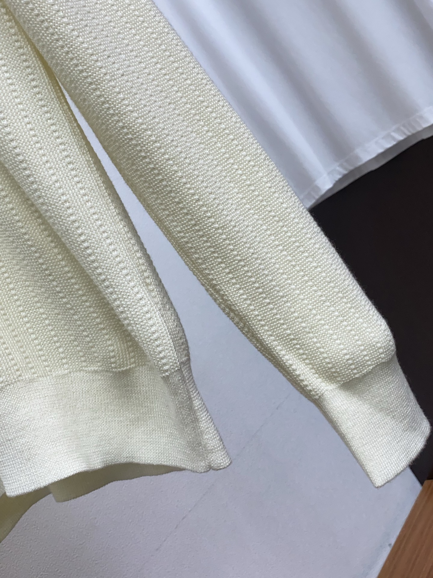 BC 老钱经典永驻绅士雅韵Polo衫毛衣，有线条勾勒提花工艺，在男士衣橱中，总有一些单品能够跨越季节与潮