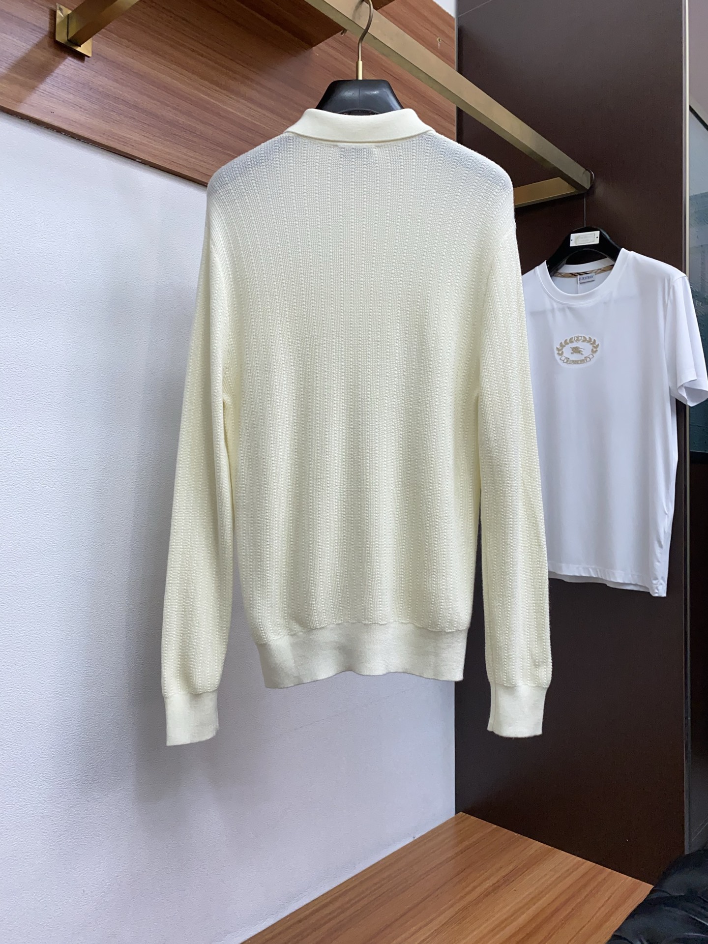 BC 老钱经典永驻绅士雅韵Polo衫毛衣，有线条勾勒提花工艺，在男士衣橱中，总有一些单品能够跨越季节与潮