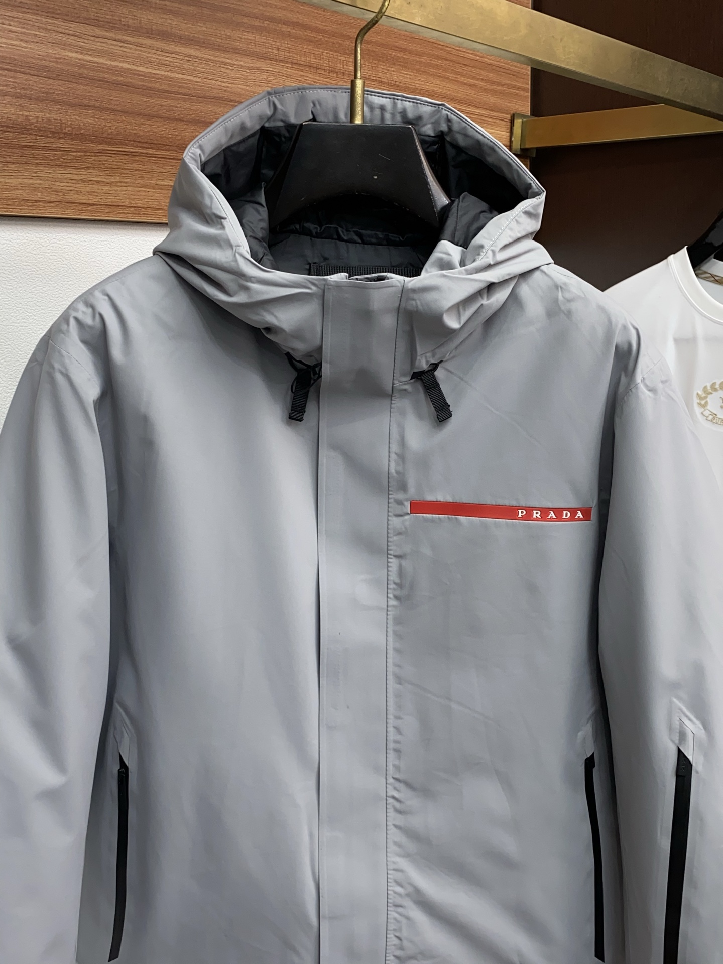 普拉达 25秋冬男士时尚羽绒服 轻奢时尚休闲风格，轻盈保暖柔软！低调系列时尚百搭，就是有型！香港贸易订单