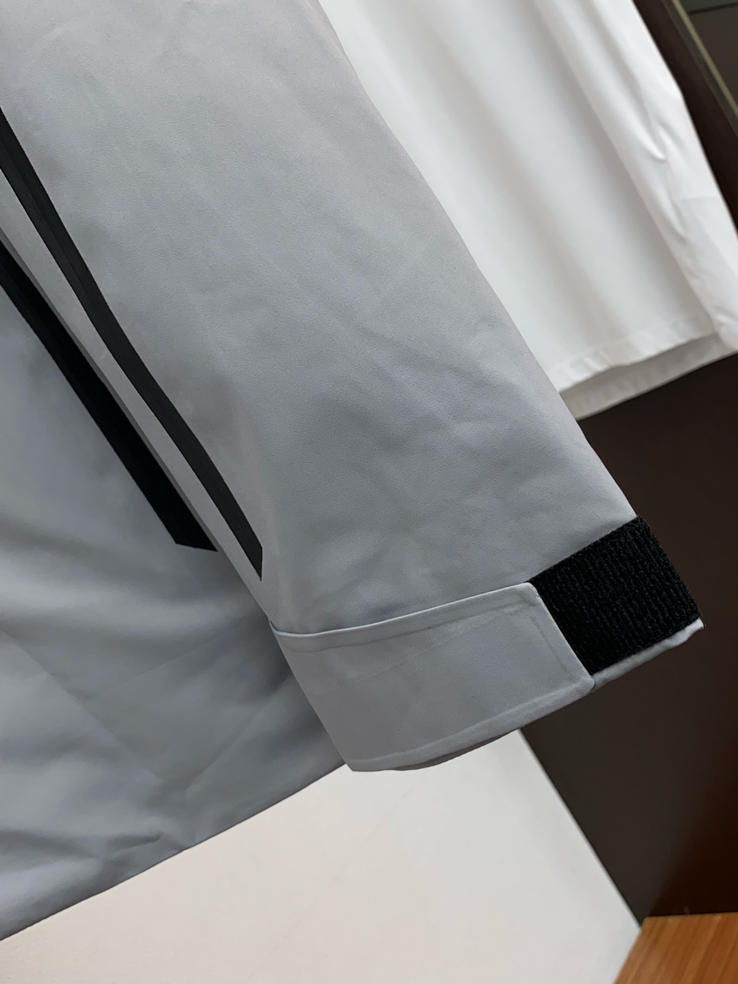 普拉达 25秋冬男士时尚羽绒服 轻奢时尚休闲风格，轻盈保暖柔软！低调系列时尚百搭，就是有型！香港贸易订单