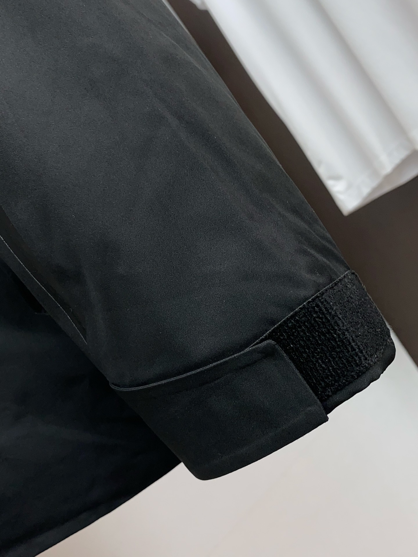 普拉达 25秋冬男士时尚羽绒服 轻奢时尚休闲风格，轻盈保暖柔软！低调系列时尚百搭，就是有型！香港贸易订单