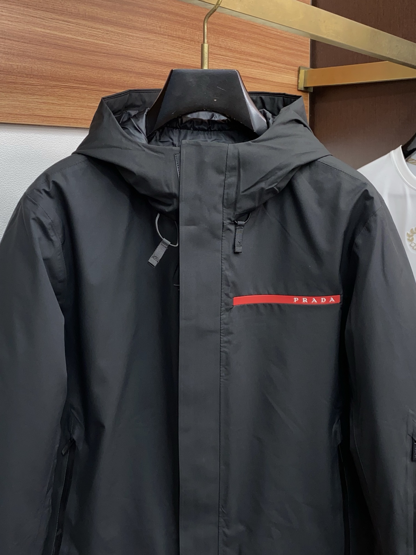 普拉达 25秋冬男士时尚羽绒服 轻奢时尚休闲风格，轻盈保暖柔软！低调系列时尚百搭，就是有型！香港贸易订单