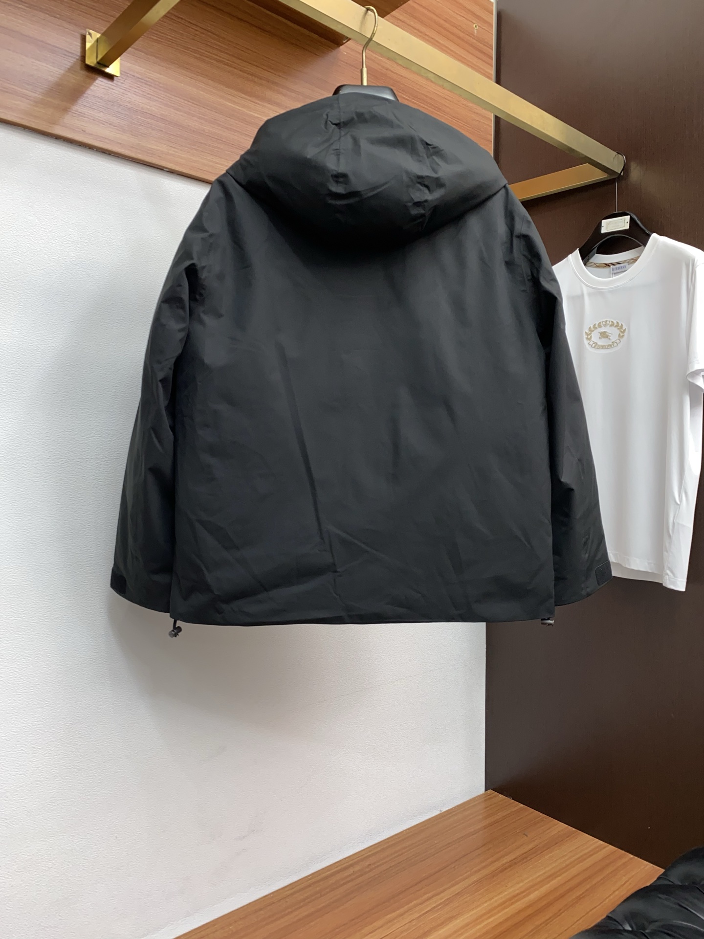 普拉达 25秋冬男士时尚羽绒服 轻奢时尚休闲风格，轻盈保暖柔软！低调系列时尚百搭，就是有型！香港贸易订单