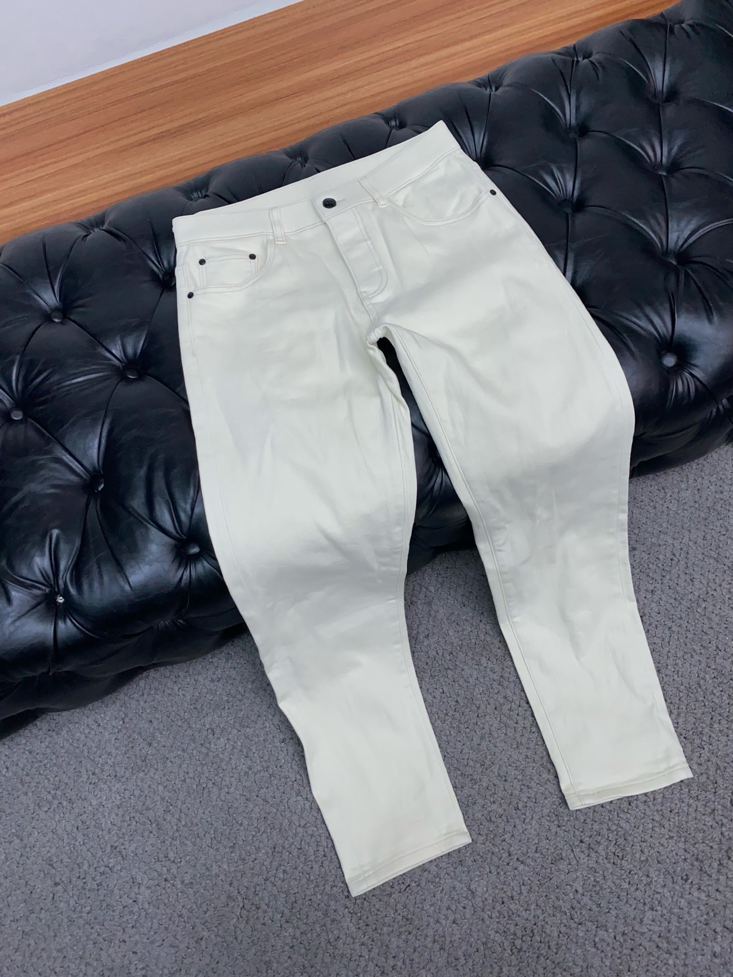 菲拉格慕 25新款 市场独家订制进口加厚拉绒丹宁牛仔面料 稀缺面料 超级舒服 工艺复杂四季款牛仔裤 针织