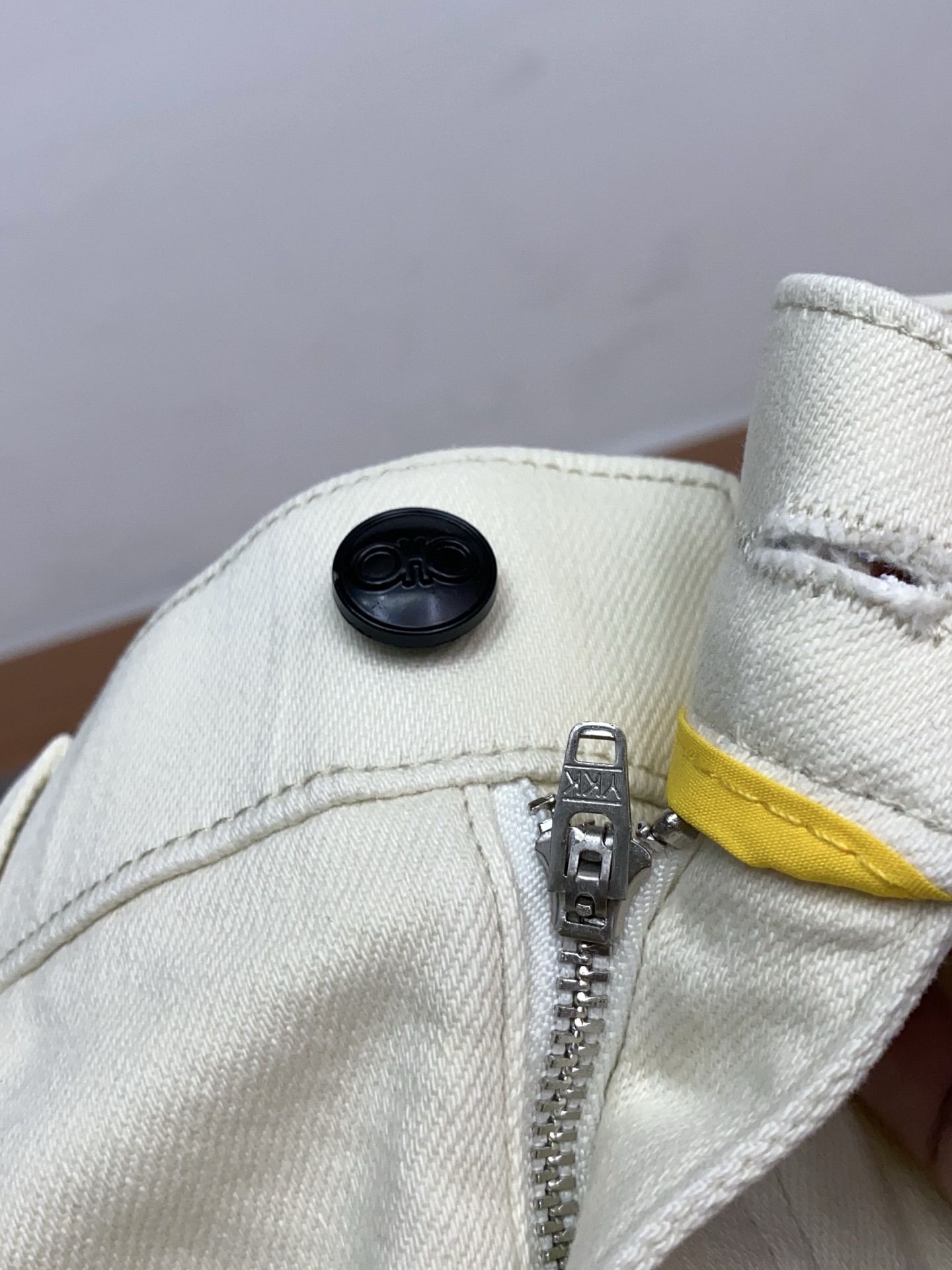 菲拉格慕 25新款 市场独家订制进口加厚拉绒丹宁牛仔面料 稀缺面料 超级舒服 工艺复杂四季款牛仔裤 针织