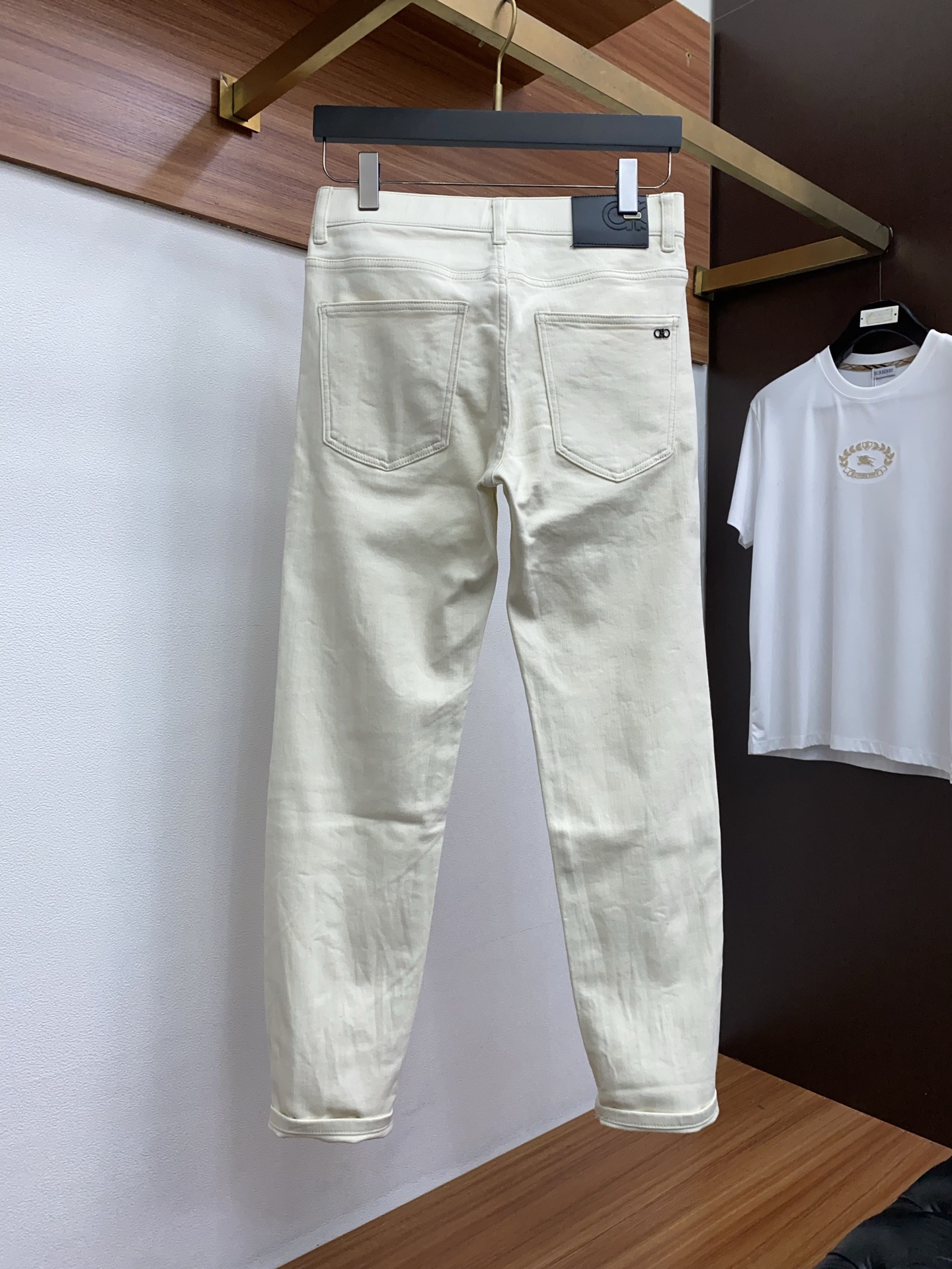 菲拉格慕 25新款 市场独家订制进口加厚拉绒丹宁牛仔面料 稀缺面料 超级舒服 工艺复杂四季款牛仔裤 针织