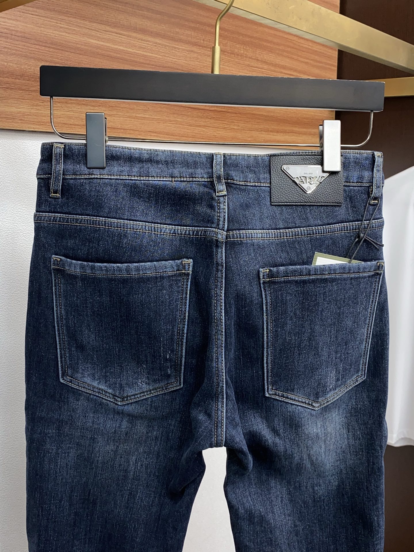 普拉达 25新款 市场独家订制 修身 进口加厚拉绒丹宁牛仔面料 稀缺面料 超级舒服 工艺复杂四季款牛仔裤