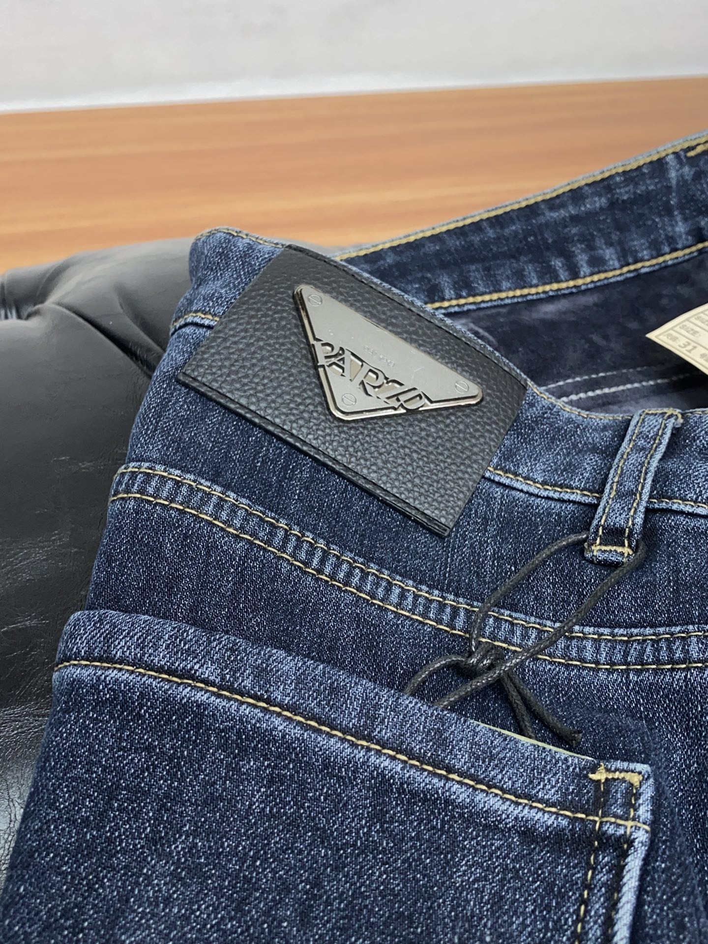 普拉达 25新款 市场独家订制 修身 进口加厚拉绒丹宁牛仔面料 稀缺面料 超级舒服 工艺复杂四季款牛仔裤