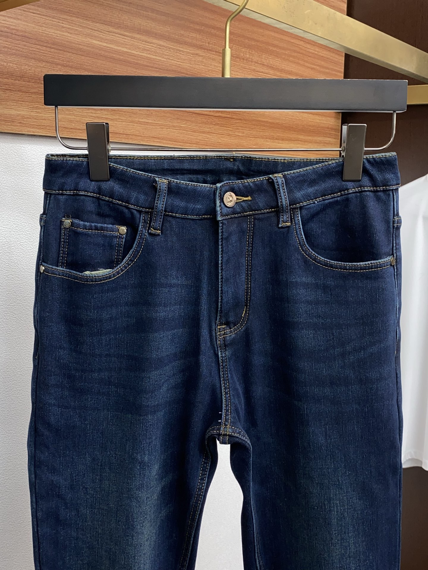 阿玛尼 25新款 市场独家订制 修身 进口加厚加绒丹宁牛仔面料 稀缺面料 超级舒服 工艺复杂四季款牛仔裤