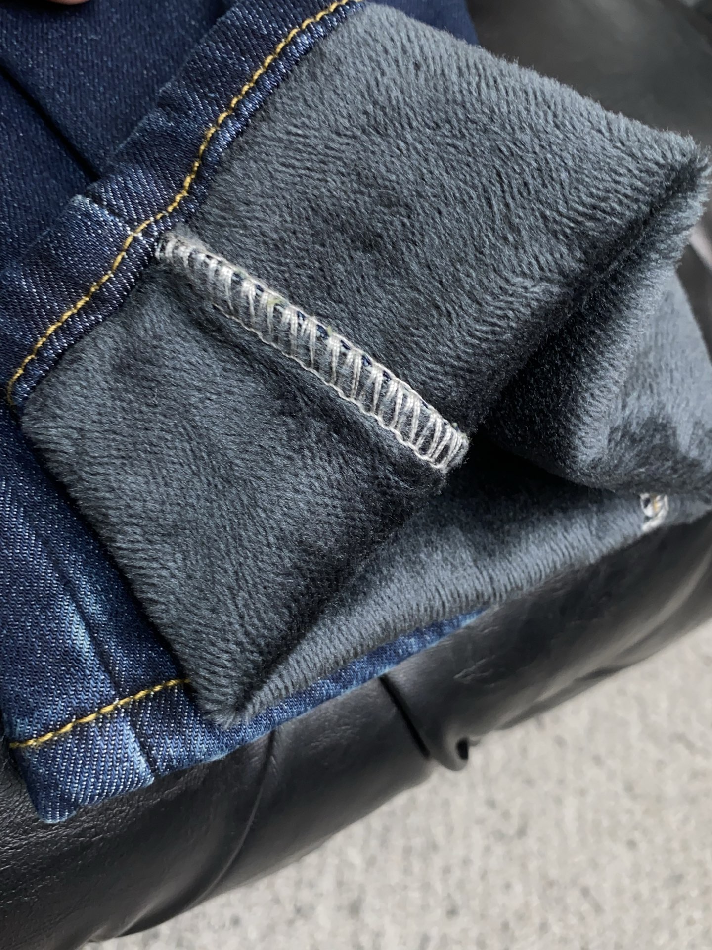 阿玛尼 25新款 市场独家订制 修身 进口加厚加绒丹宁牛仔面料 稀缺面料 超级舒服 工艺复杂四季款牛仔裤