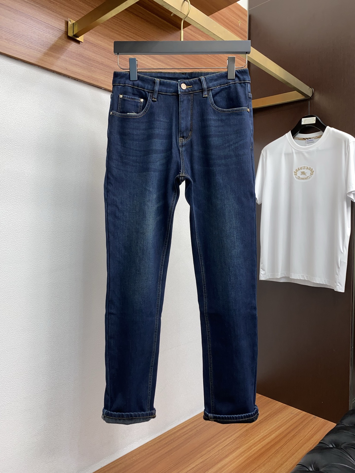 阿玛尼 25新款 市场独家订制 修身 进口加厚加绒丹宁牛仔面料 稀缺面料 超级舒服 工艺复杂四季款牛仔裤