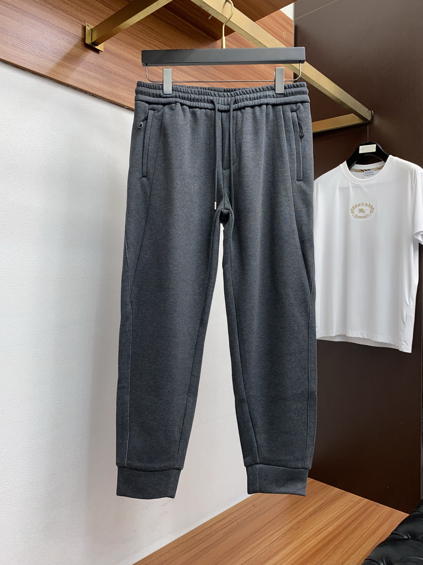 大鹅 2025SS早秋冬新品 加厚复合加绒面料男士商务运动休闲裤 每季必出的类型，无需质疑的热卖王牌单品