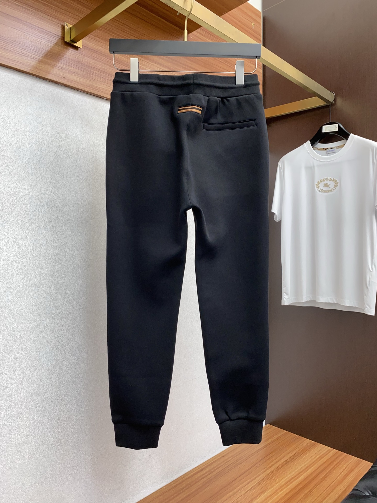 杰尼亚 男士运动休闲裤 手感软糯！非常百搭，弹力腰围,日常上班 户外运动都可以穿着，是时尚休闲与户外运动