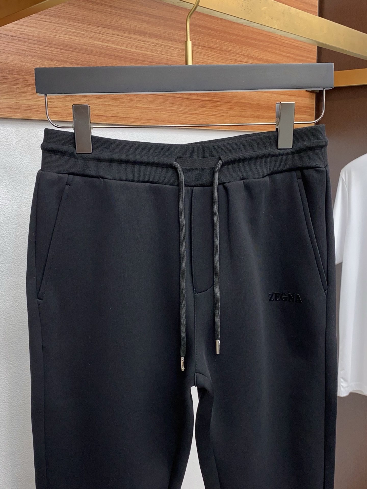 杰尼亚 男士运动休闲裤 手感软糯！非常百搭，弹力腰围,日常上班 户外运动都可以穿着，是时尚休闲与户外运动