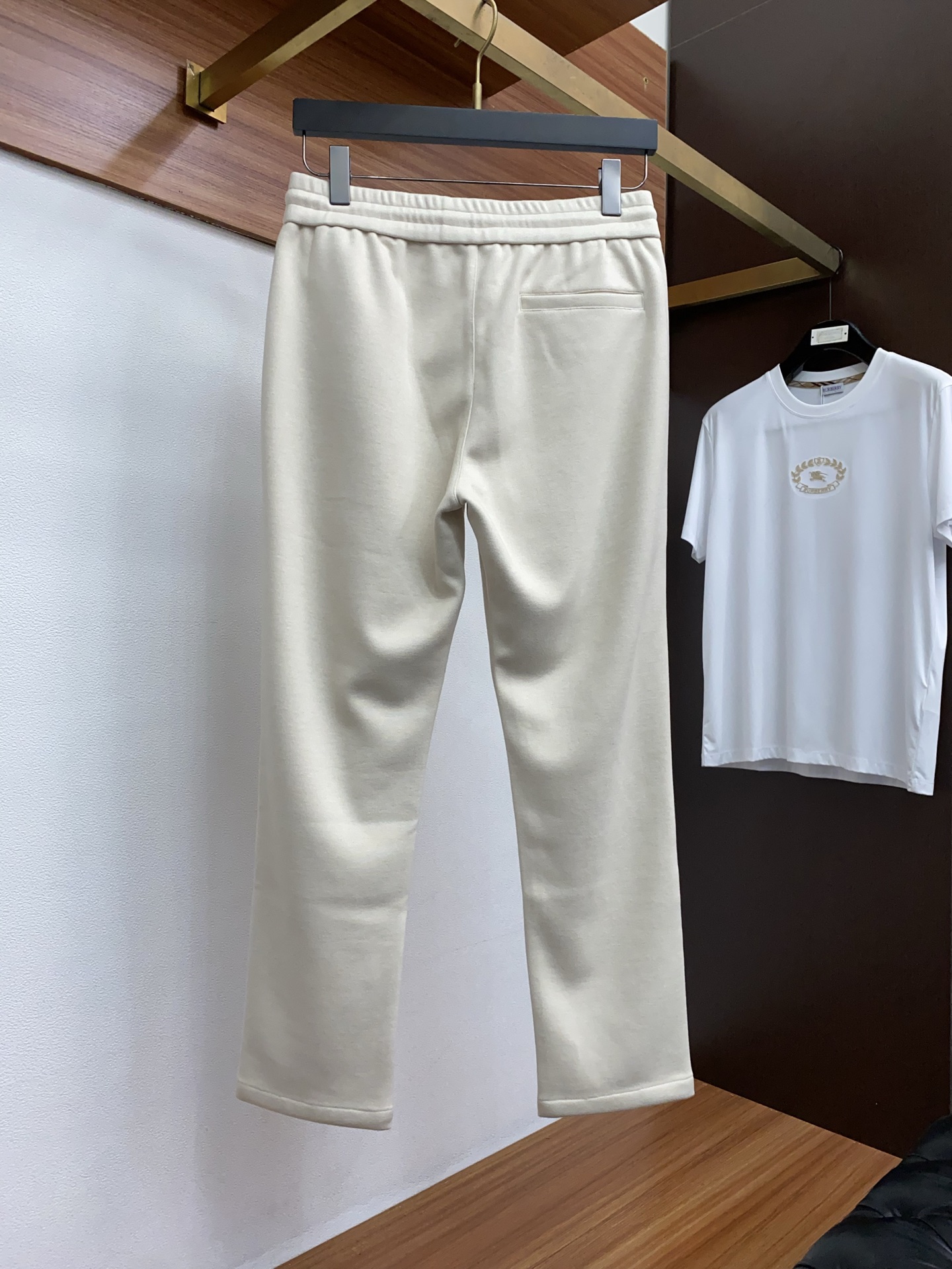 杰尼亚 男士休闲套装 时尚长袖拉链外套套装臻选高端弹力卫衣料面料，手感软糯！质感细腻，无痕防尘免烫立体有