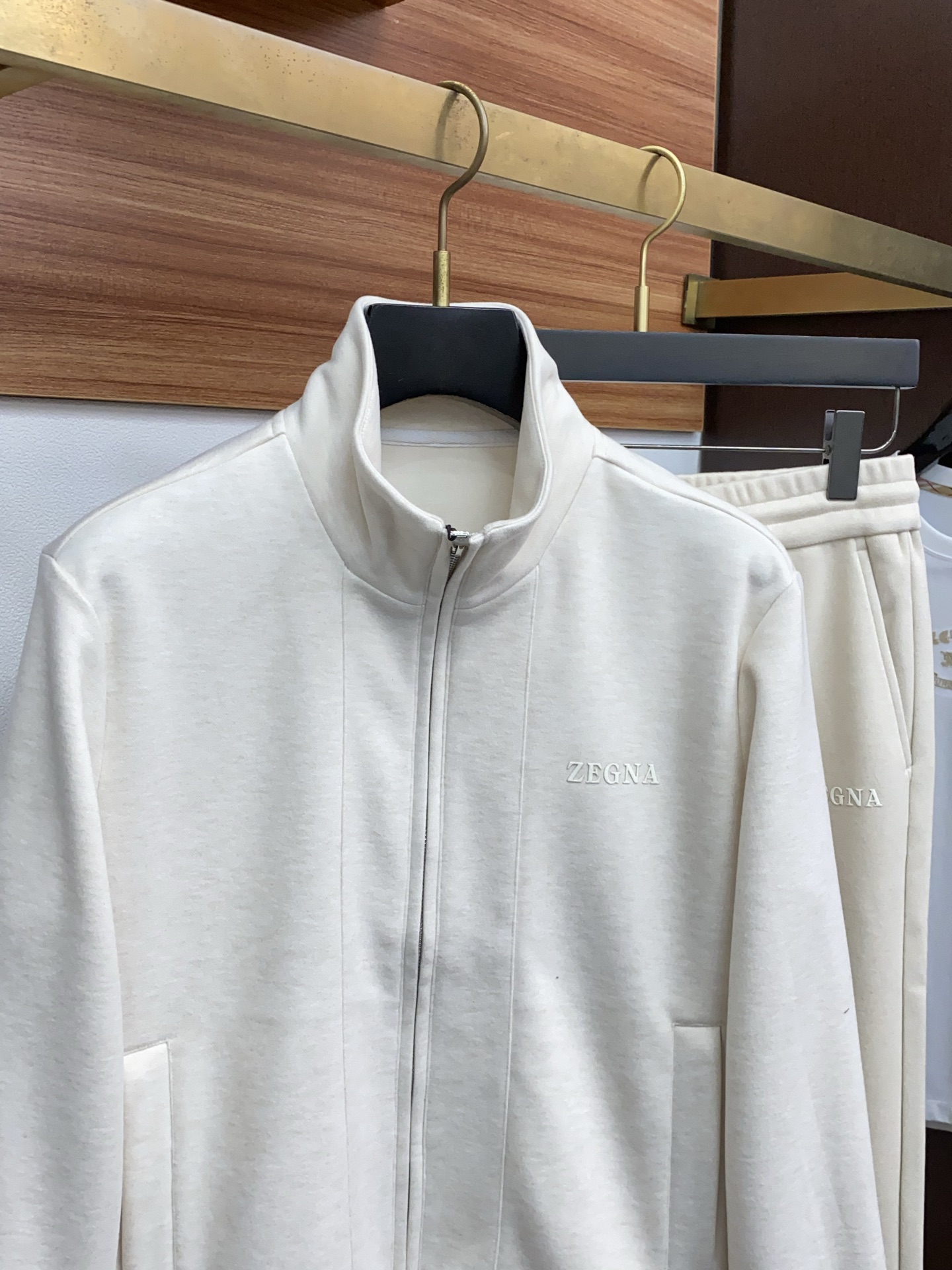 杰尼亚 男士休闲套装 时尚长袖拉链外套套装臻选高端弹力卫衣料面料，手感软糯！质感细腻，无痕防尘免烫立体有