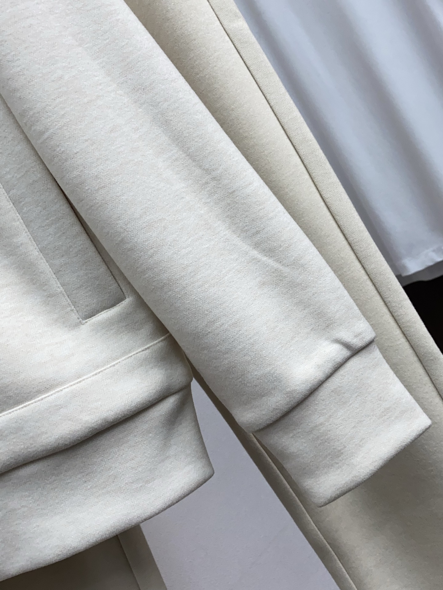 杰尼亚 男士休闲套装 时尚长袖拉链外套套装臻选高端弹力卫衣料面料，手感软糯！质感细腻，无痕防尘免烫立体有