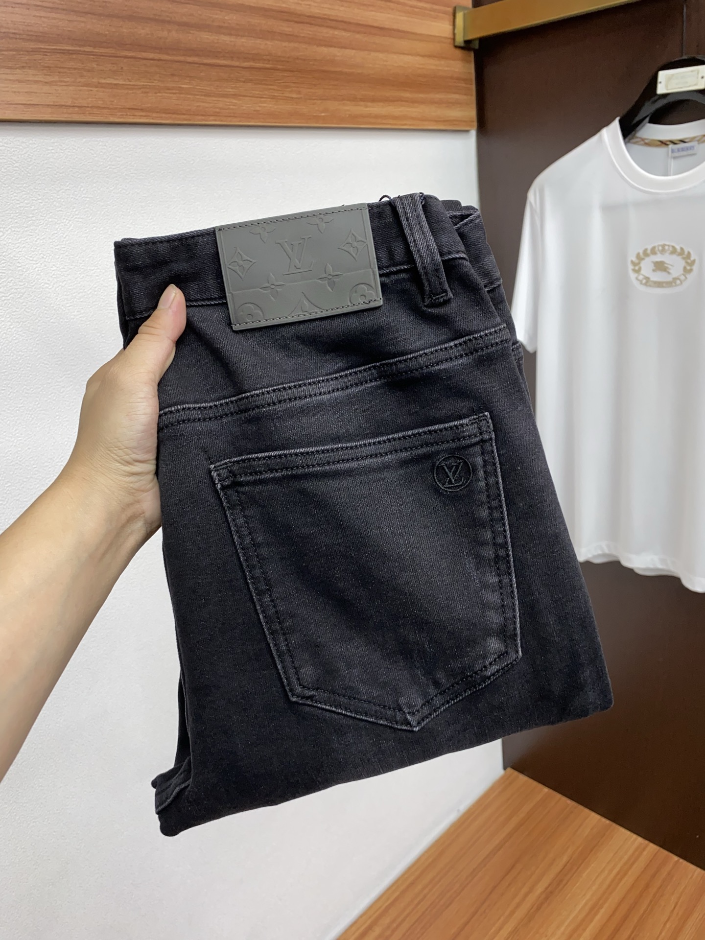 1v路易威登 25新款 市场独家订制进口加厚拉绒丹宁牛仔面料 稀缺面料 超级舒服 工艺复杂四季款牛仔裤 