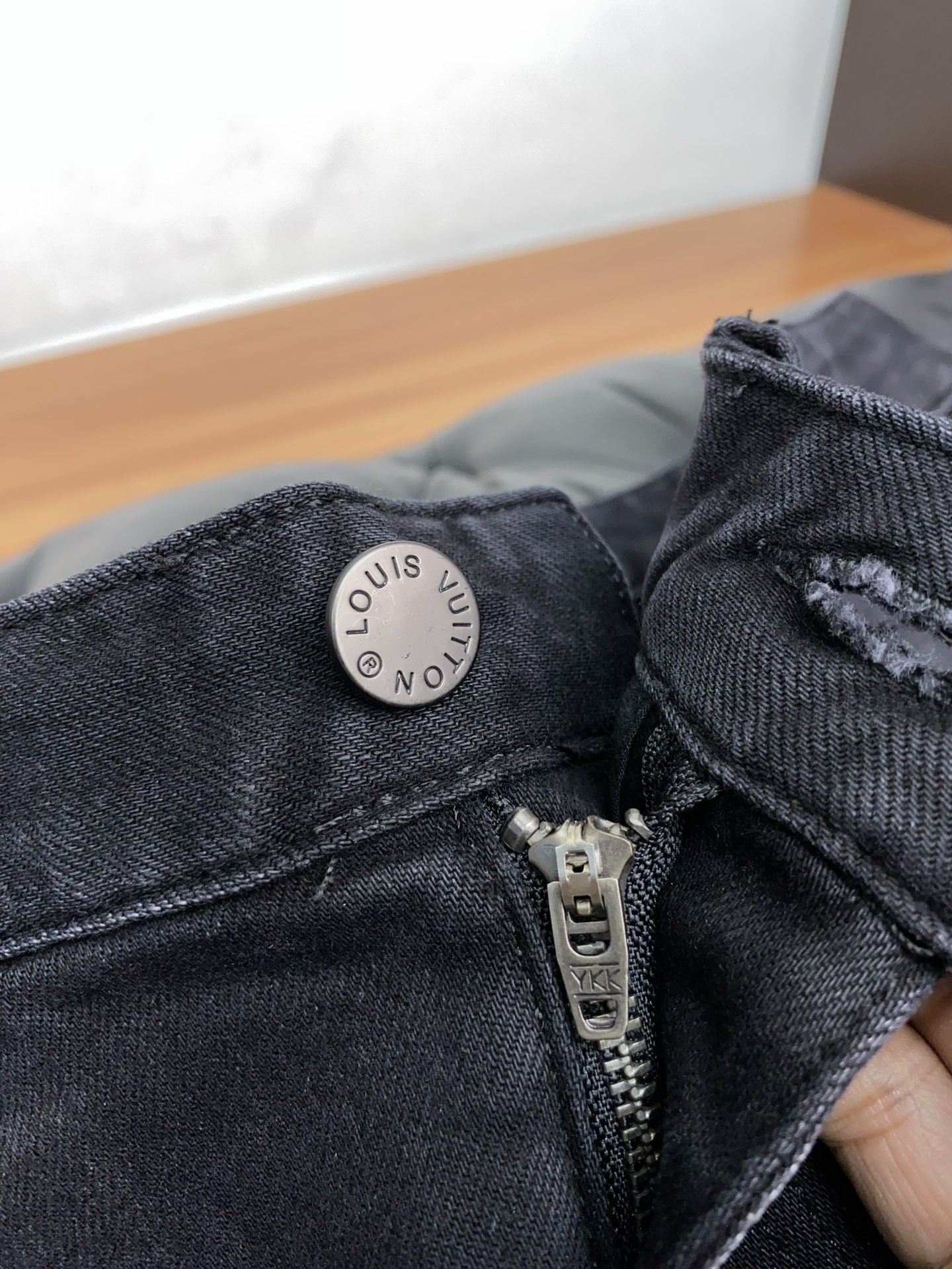 1v路易威登 25新款 市场独家订制进口加厚拉绒丹宁牛仔面料 稀缺面料 超级舒服 工艺复杂四季款牛仔裤 