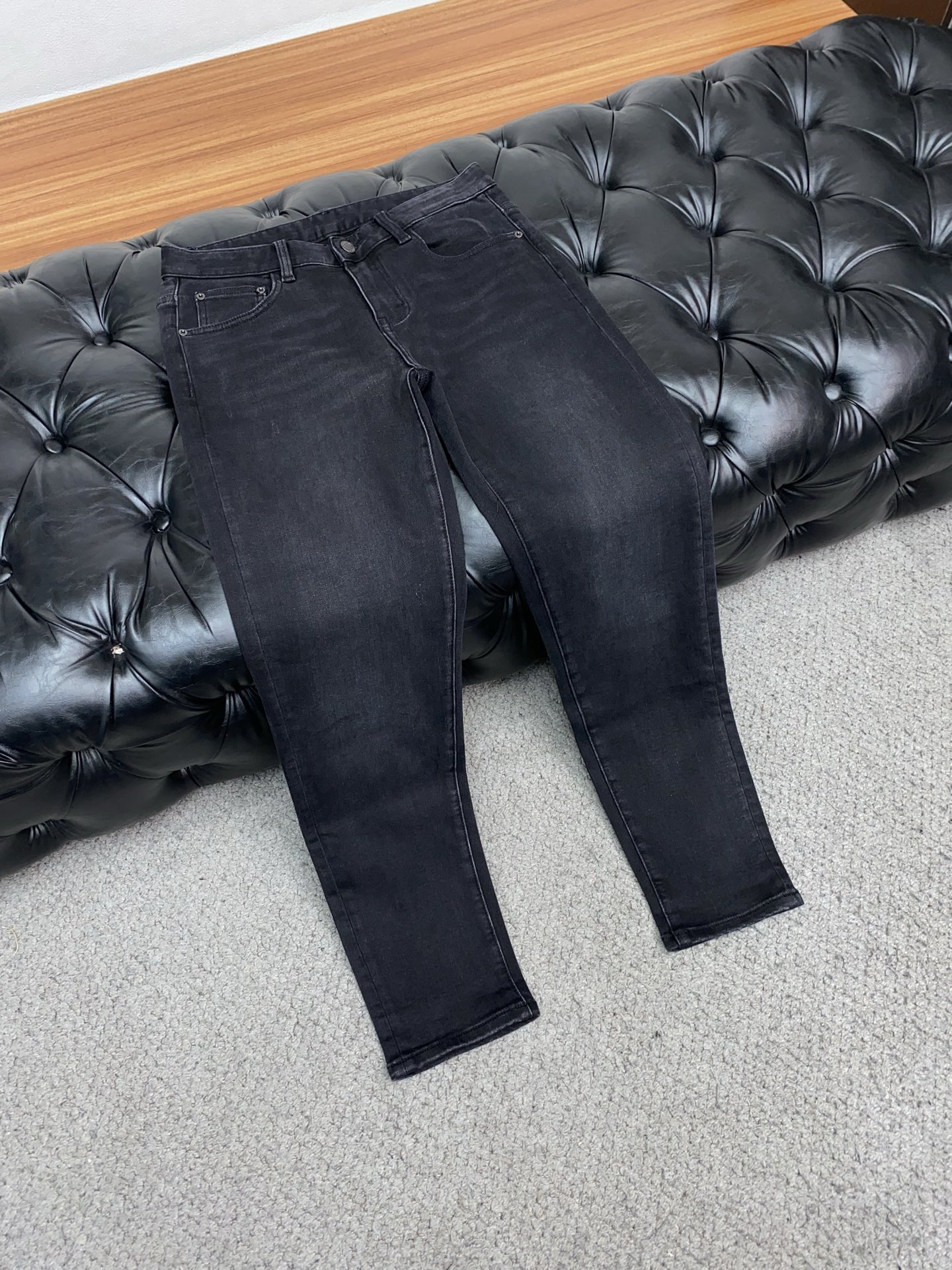 1v路易威登 25新款 市场独家订制进口加厚拉绒丹宁牛仔面料 稀缺面料 超级舒服 工艺复杂四季款牛仔裤 