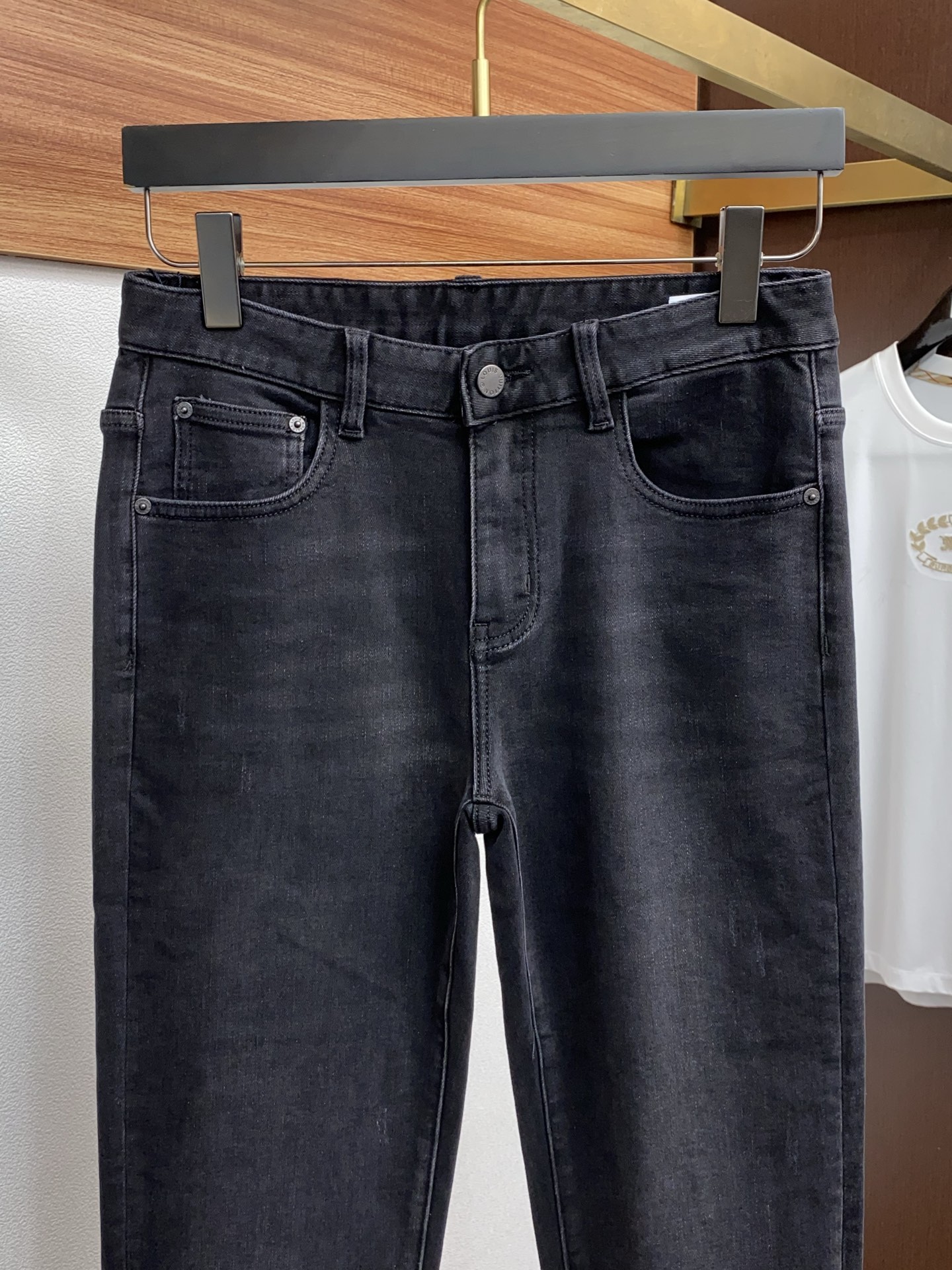 1v路易威登 25新款 市场独家订制进口加厚拉绒丹宁牛仔面料 稀缺面料 超级舒服 工艺复杂四季款牛仔裤 