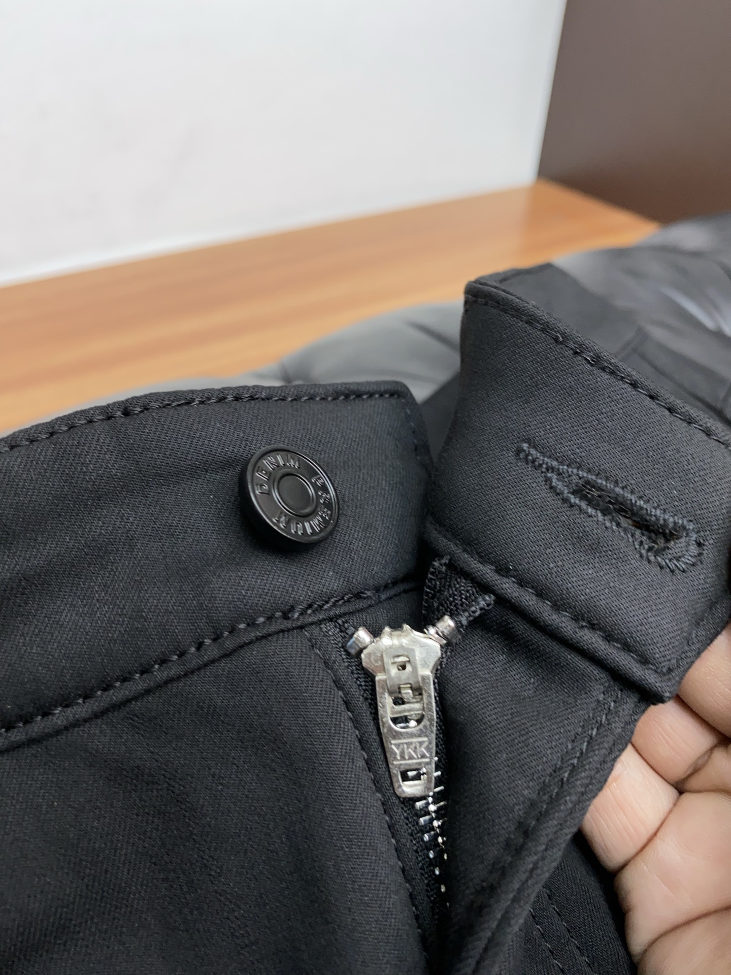 罗意威 2025SS秋冬 新品 男士加厚加绒牛仔裤纯血统品 每季必出的类型，松紧腰围上身极为舒适 无需质