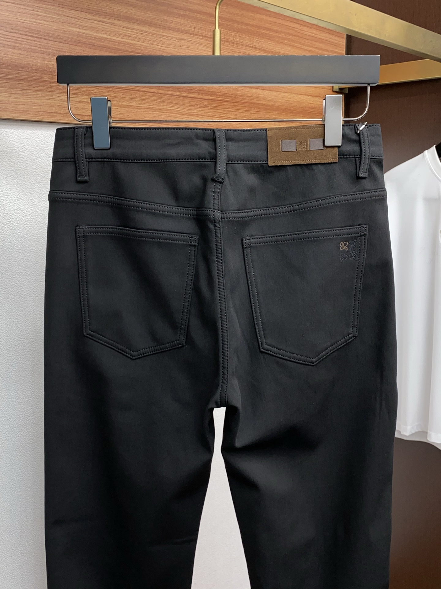 罗意威 2025SS秋冬 新品 男士加厚加绒牛仔裤纯血统品 每季必出的类型，松紧腰围上身极为舒适 无需质