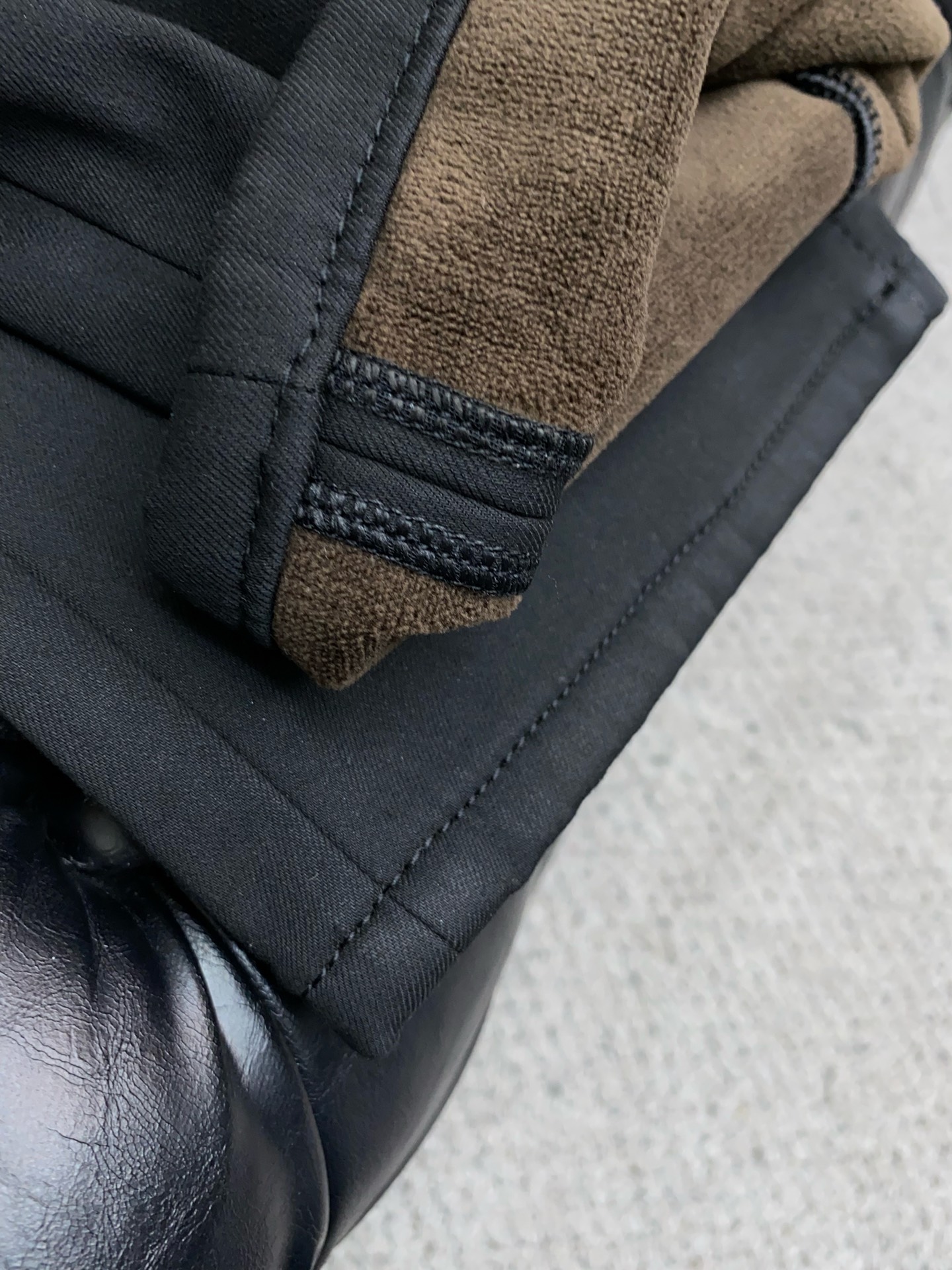 罗意威 2025SS秋冬 新品 男士加厚加绒牛仔裤纯血统品 每季必出的类型，松紧腰围上身极为舒适 无需质