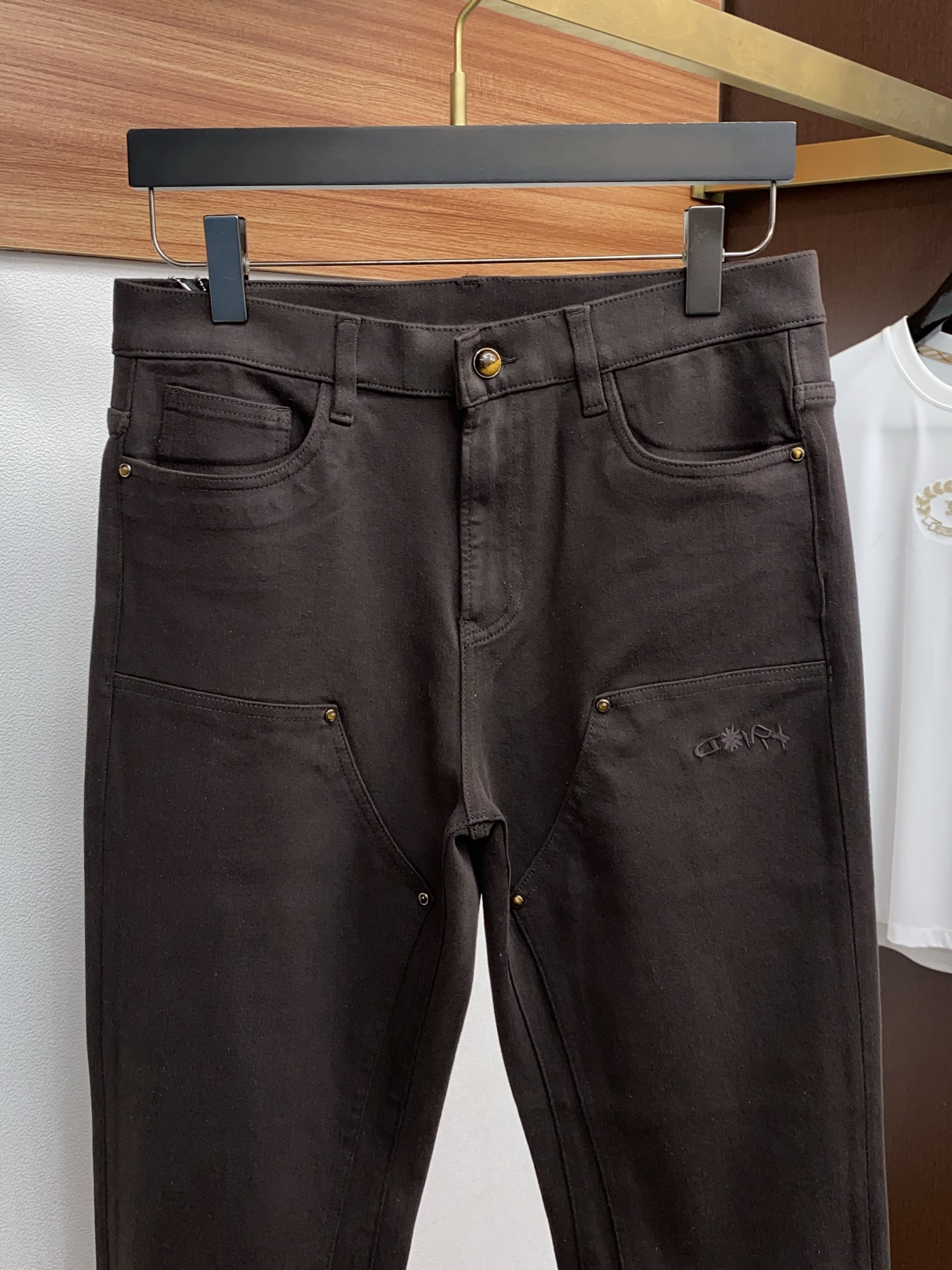 迪奥 2025SS秋冬 新品 原单男士直筒牛仔裤纯 原版咖色 松紧腰围上身极为舒适 无需质疑的热卖王牌单