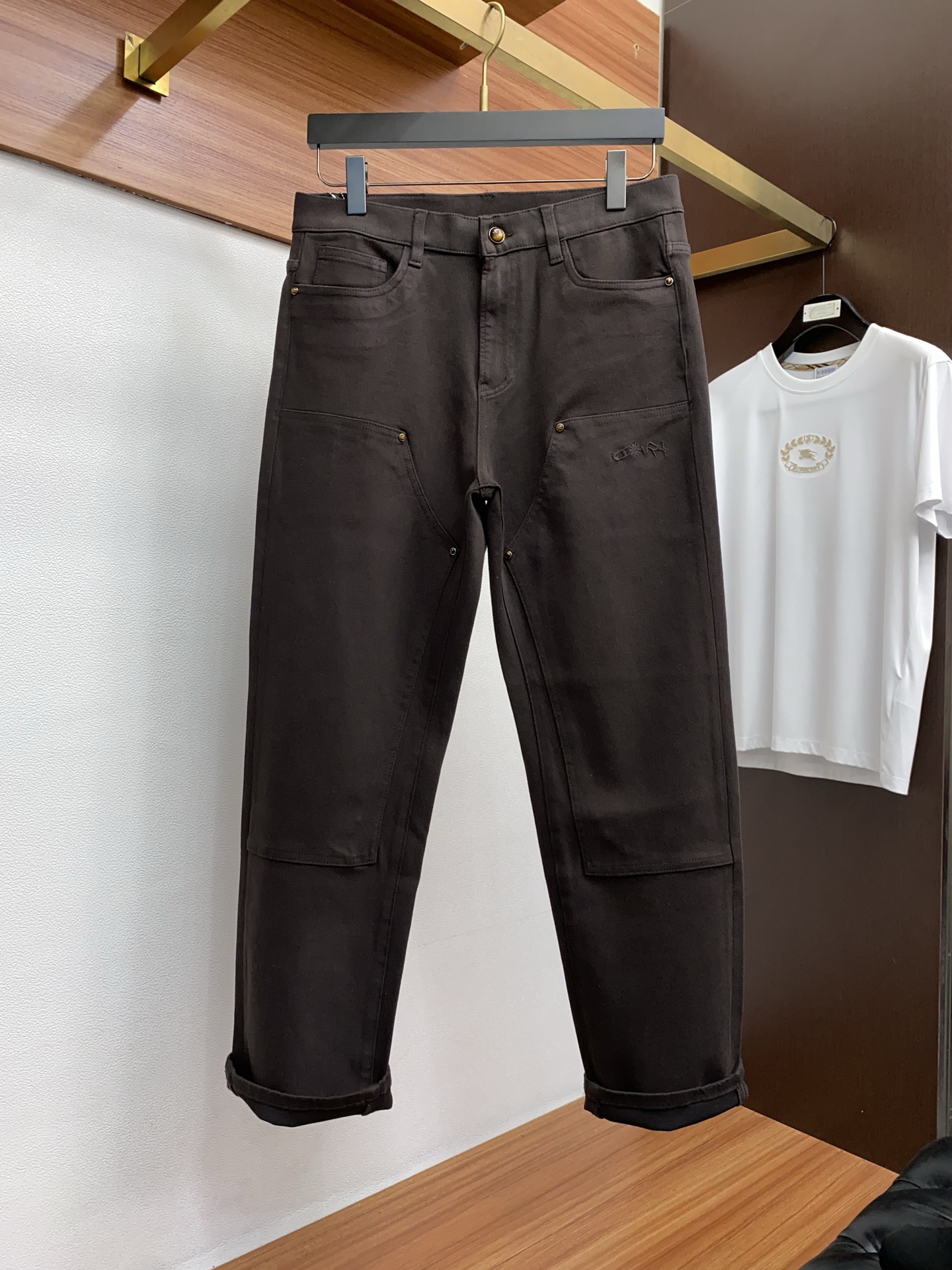迪奥 2025SS秋冬 新品 原单男士直筒牛仔裤纯 原版咖色 松紧腰围上身极为舒适 无需质疑的热卖王牌单