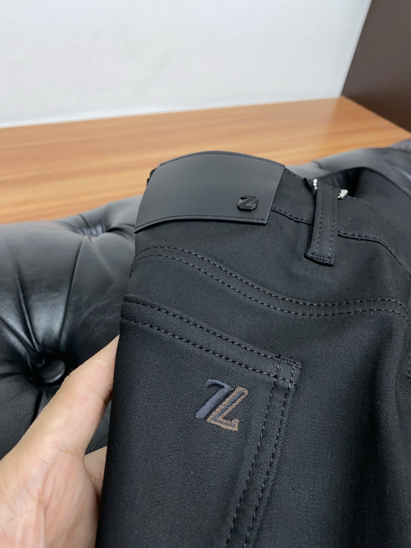 杰尼亚2025SS秋冬 新品 原单男士超绒加绒加厚牛仔裤纯血统品 每季必出的类型，松紧腰围上身极为舒适 