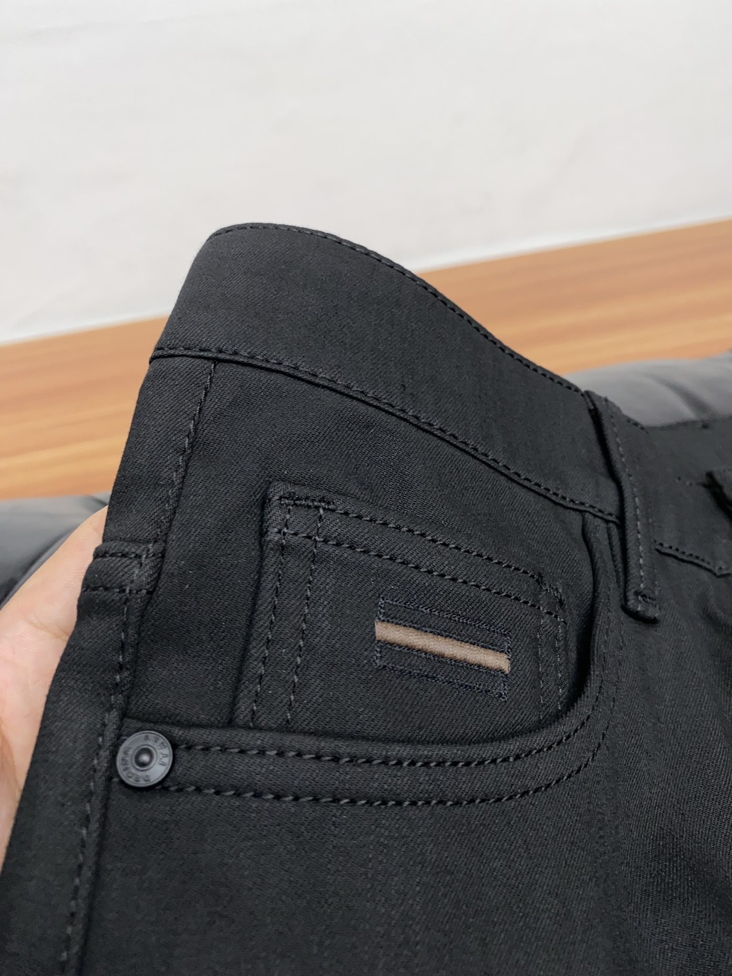 杰尼亚2025SS秋冬 新品 原单男士超绒加绒加厚牛仔裤纯血统品 每季必出的类型，松紧腰围上身极为舒适 