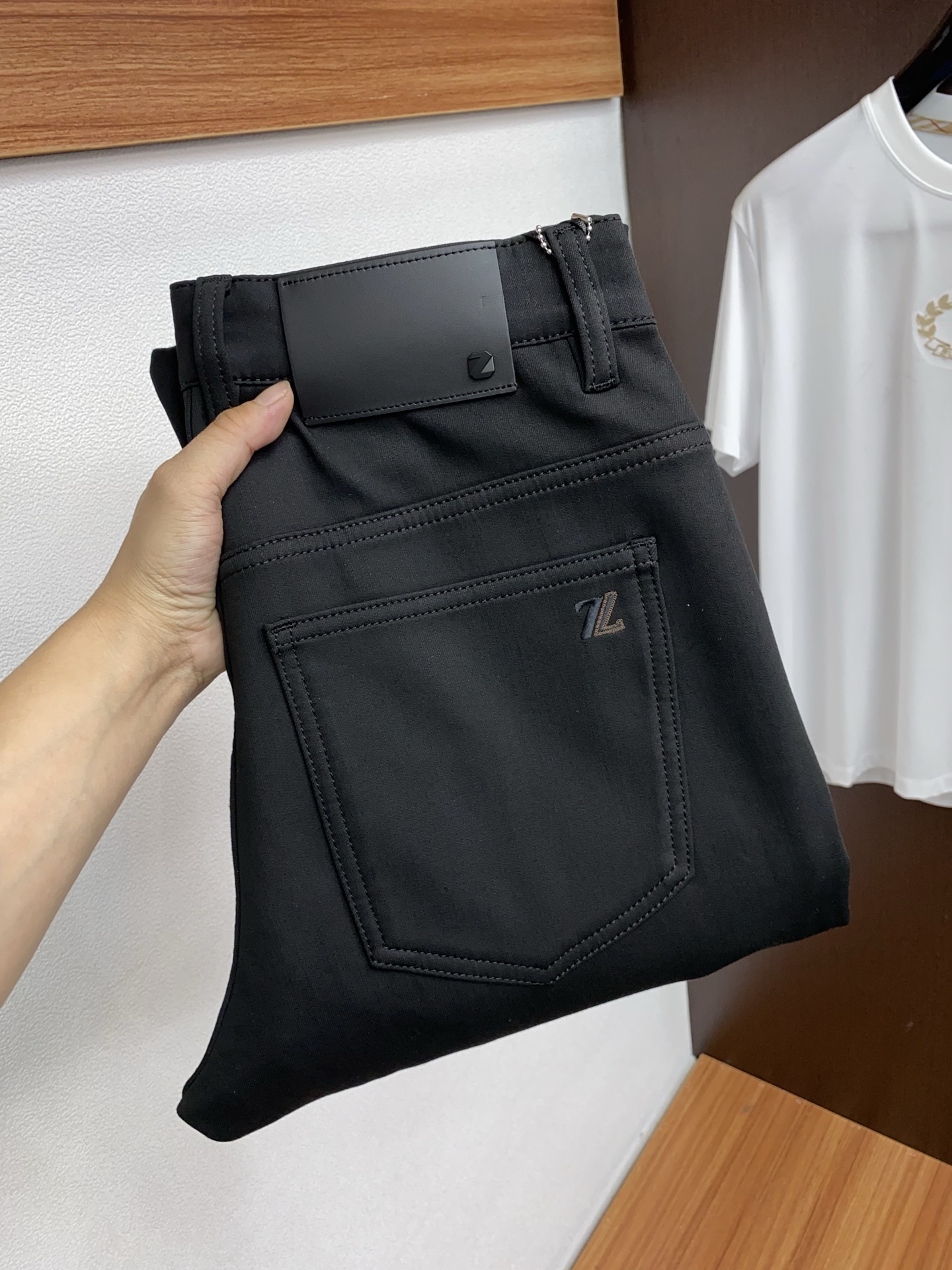 杰尼亚2025SS秋冬 新品 原单男士超绒加绒加厚牛仔裤纯血统品 每季必出的类型，松紧腰围上身极为舒适 