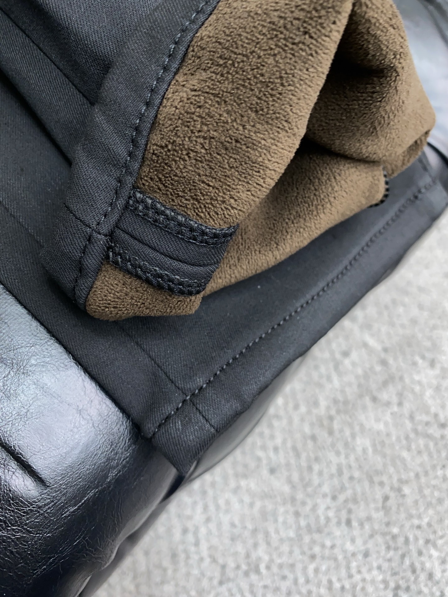 杰尼亚2025SS秋冬 新品 原单男士超绒加绒加厚牛仔裤纯血统品 每季必出的类型，松紧腰围上身极为舒适 