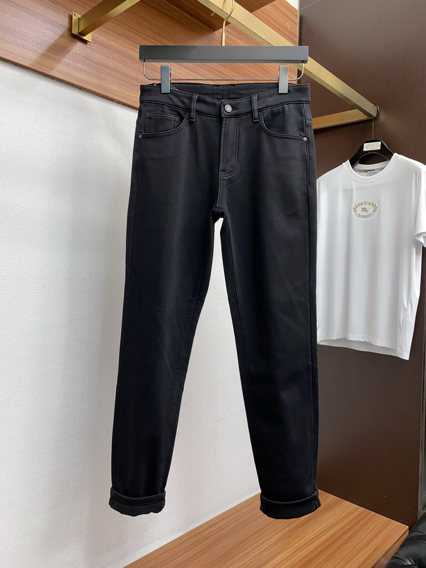 杰尼亚 2025SS秋冬 新品 原单男士超柔加厚加绒牛仔裤纯血统品 每季必出的类型，松紧腰围上身极为舒适