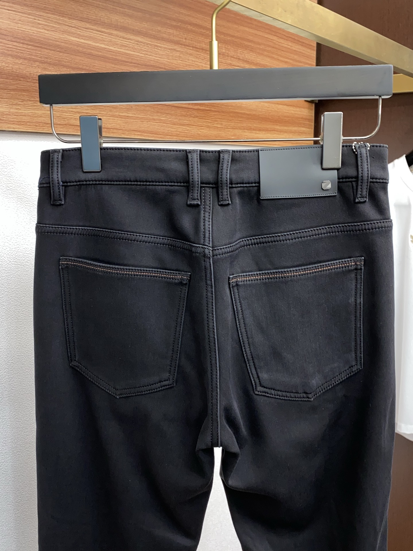 杰尼亚 2025SS秋冬 新品 原单男士超柔加厚加绒牛仔裤纯血统品 每季必出的类型，松紧腰围上身极为舒适