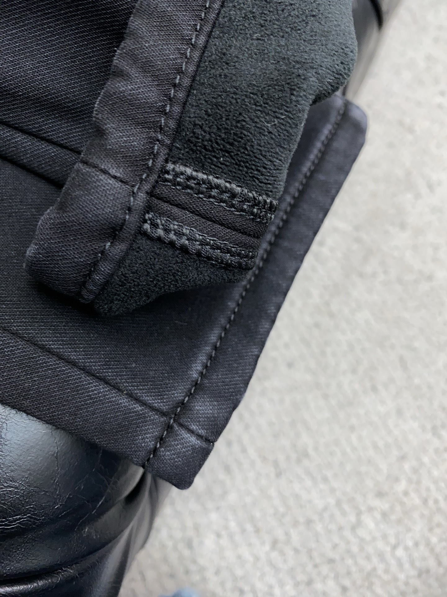 杰尼亚 2025SS秋冬 新品 原单男士超柔加厚加绒牛仔裤纯血统品 每季必出的类型，松紧腰围上身极为舒适