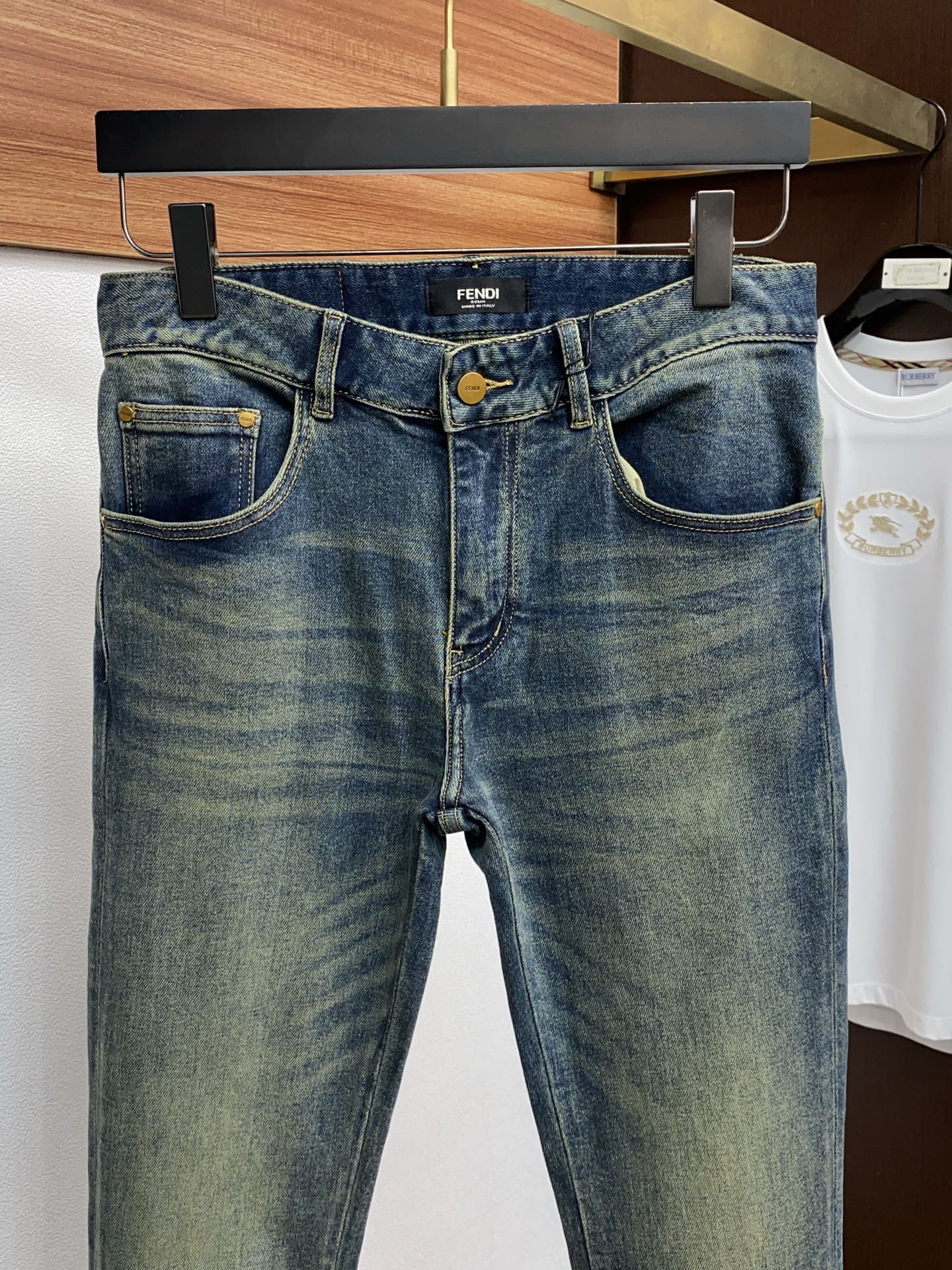 芬迪 25新款 市场独家订制进口丹宁牛仔面料 稀缺面料 超级舒服 工艺复杂四季款牛仔裤 针织牛从做旧 独