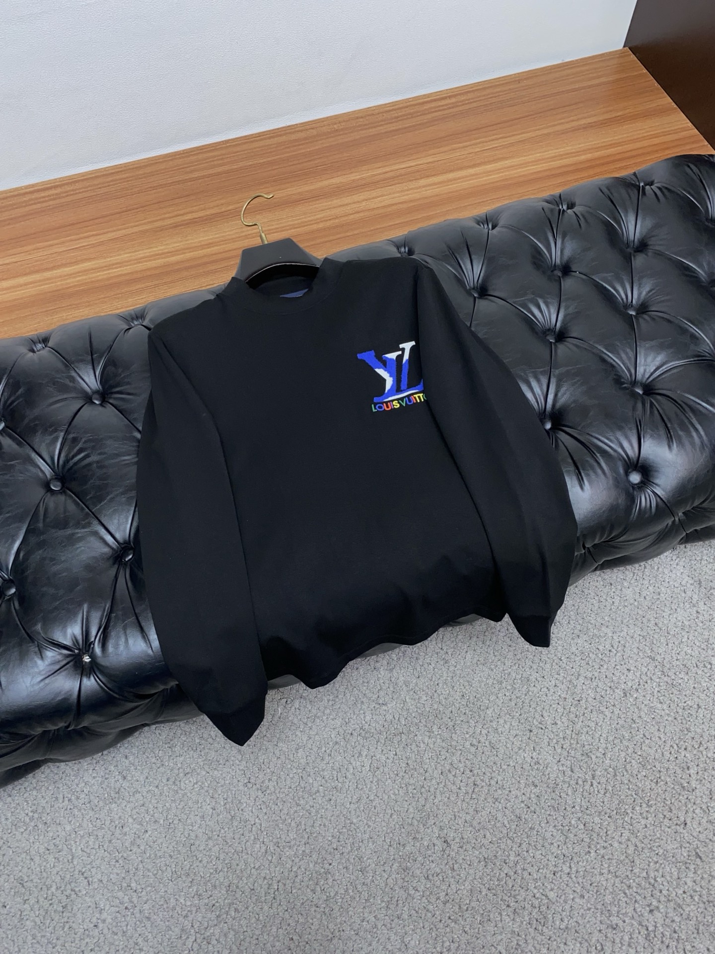 1v 路易威登 2025秋冬新品，男士基础款圆领长袖T恤打底衫！贸易公司渠道稀出，同步GW发售，选用客供