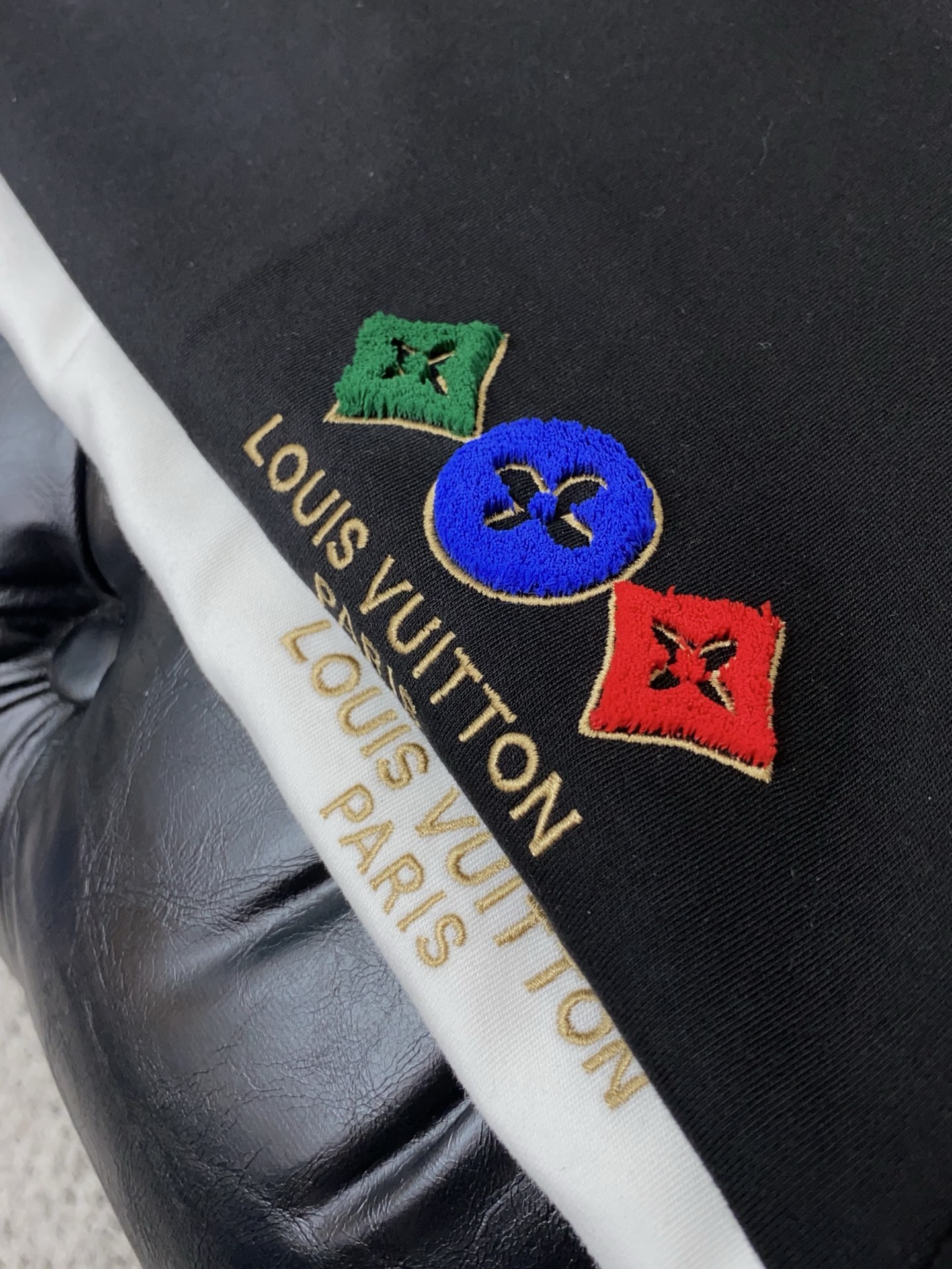 1v路易威登 2025秋冬新品，男士基础款圆领长袖T恤打底衫！贸易公司渠道稀出，同步GW发售，选用客供进